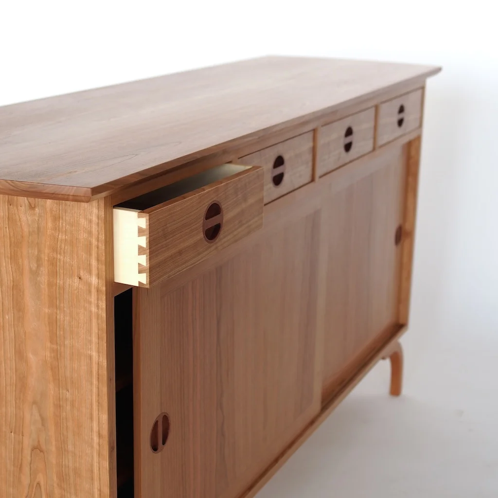 Credenza 1.jpg