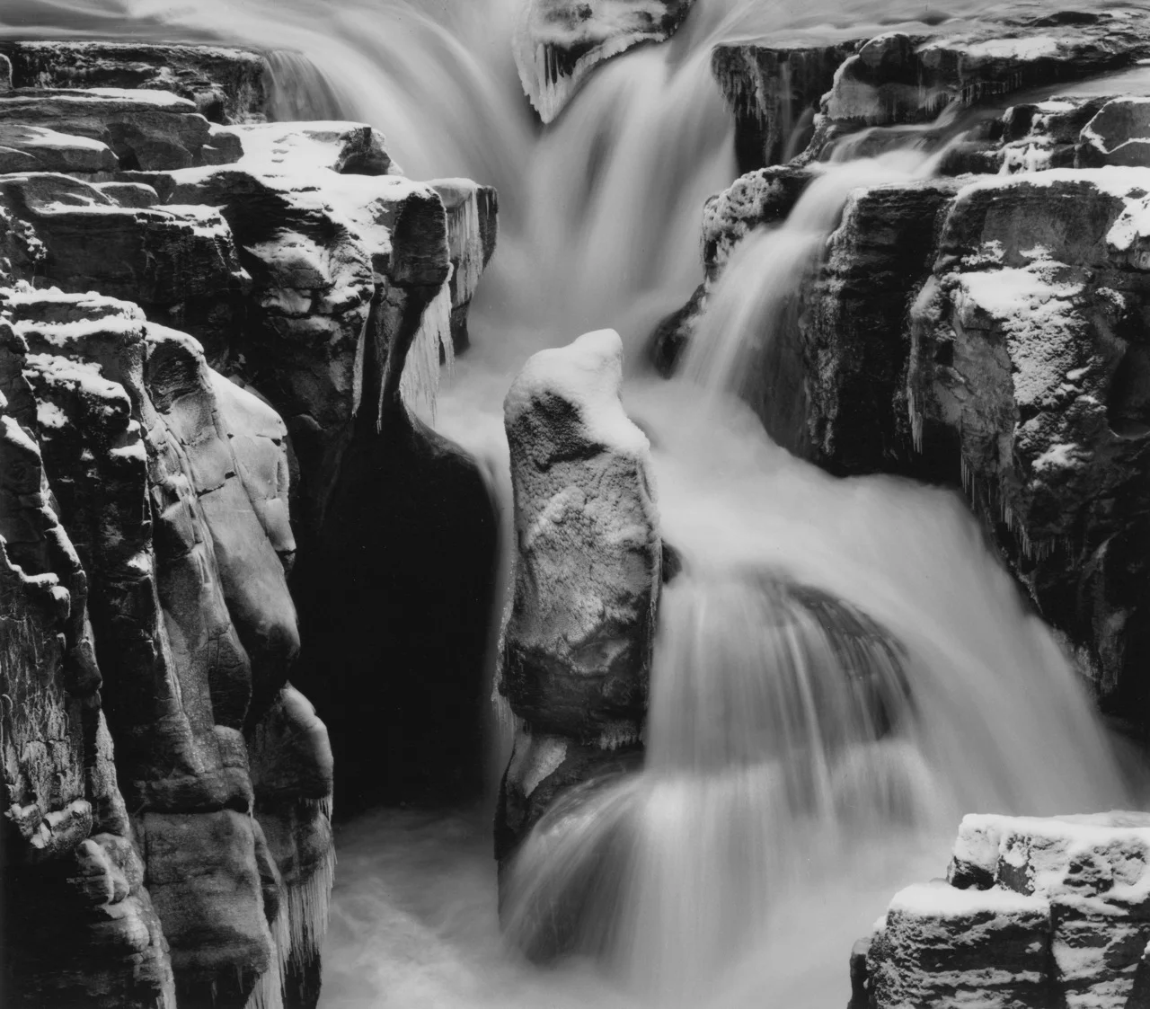 Sunwapta Fall.jpg