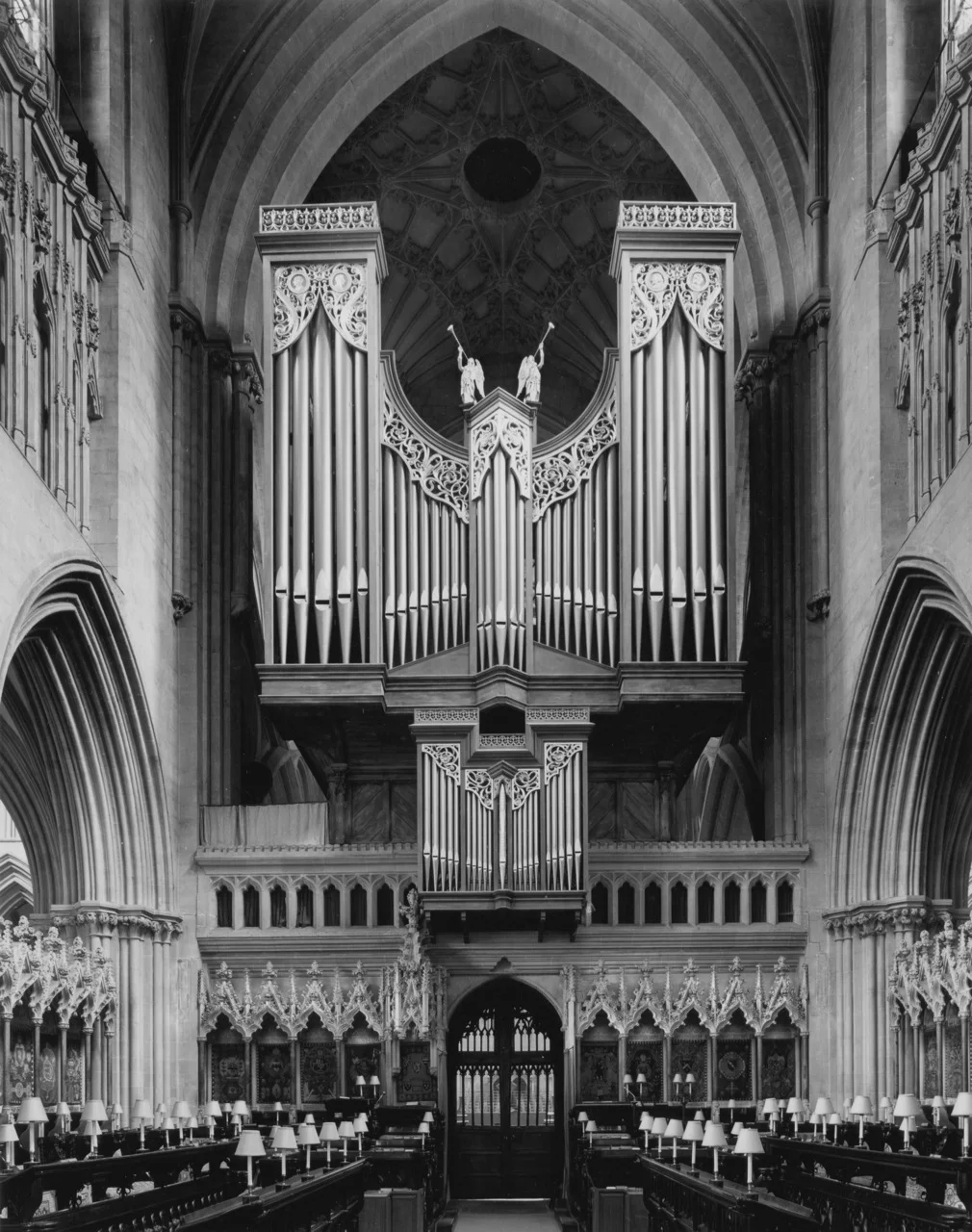 Chour and Organ Cathedral.jpg