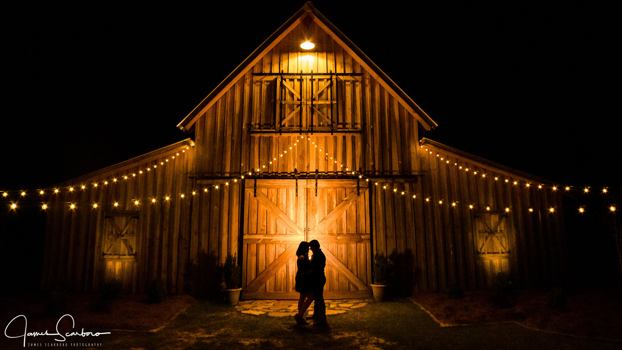 Engagement-Photography-Barn-Acorn-Ridge