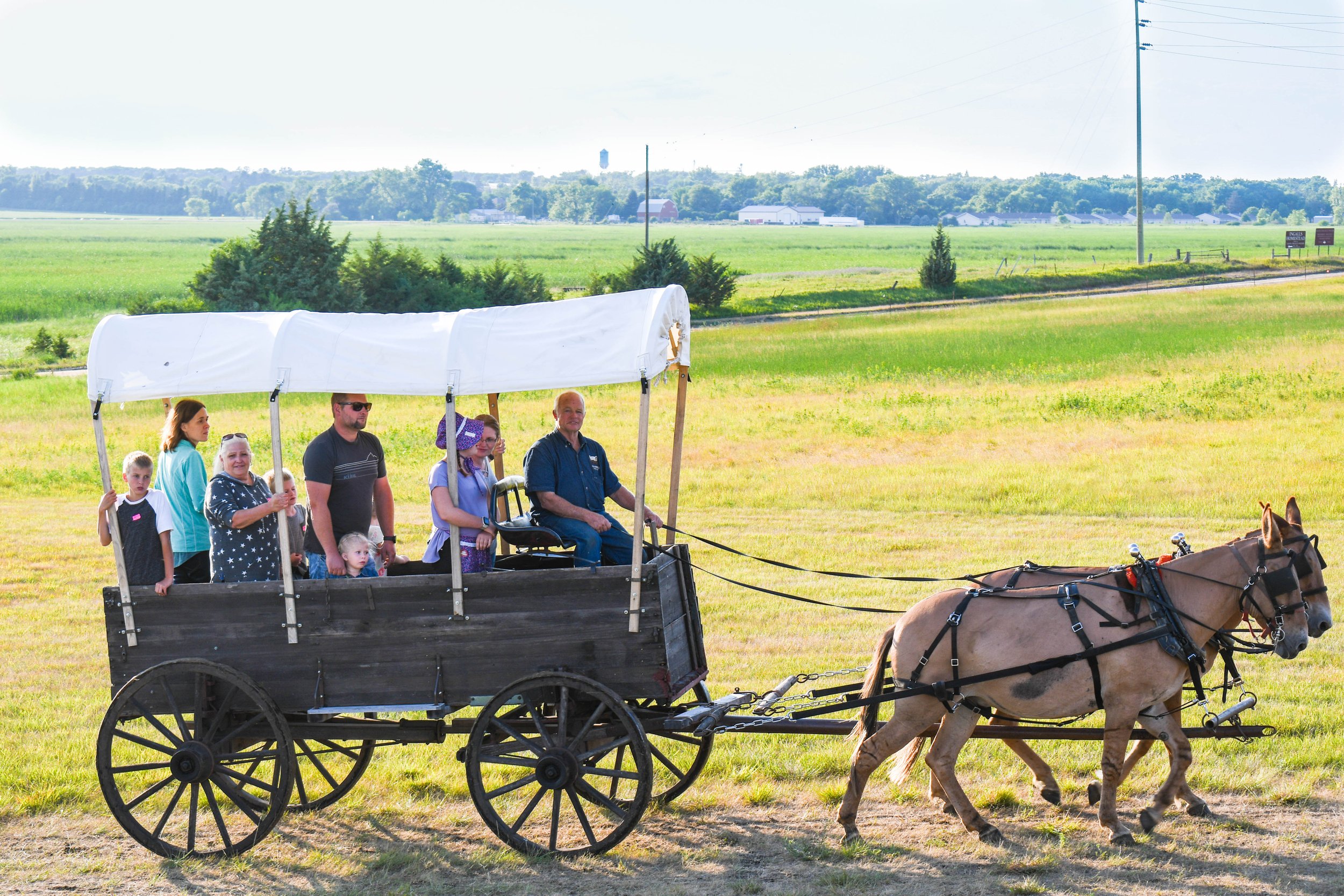 072021 Visitors take a wagon ride at the Laura Ingalls Wilder Pageant in De Smet, SD.jpg