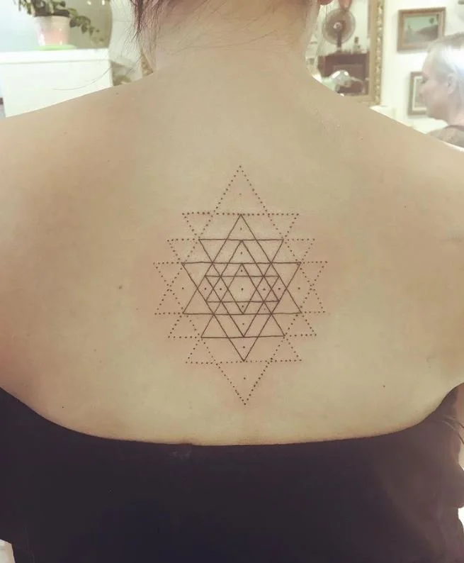 west_geometric_fineline_back_rabblerousertattoo_losangeles.jpg