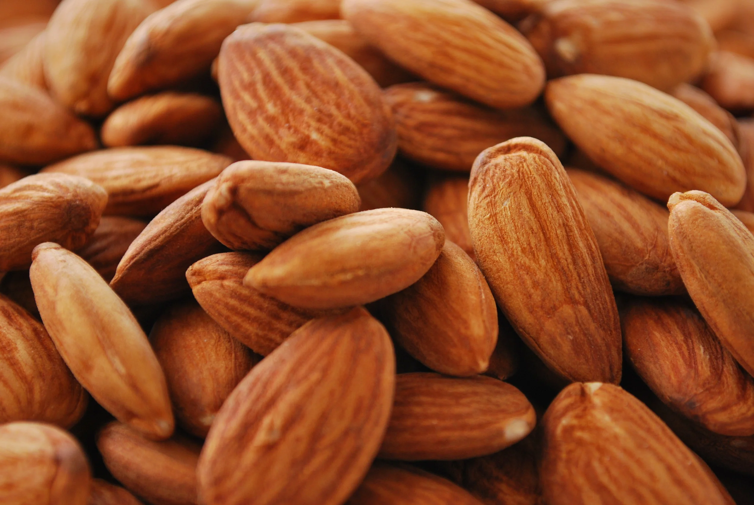 6 THINGS YOU DIDN'T KNOW ABOUT ALMONDS