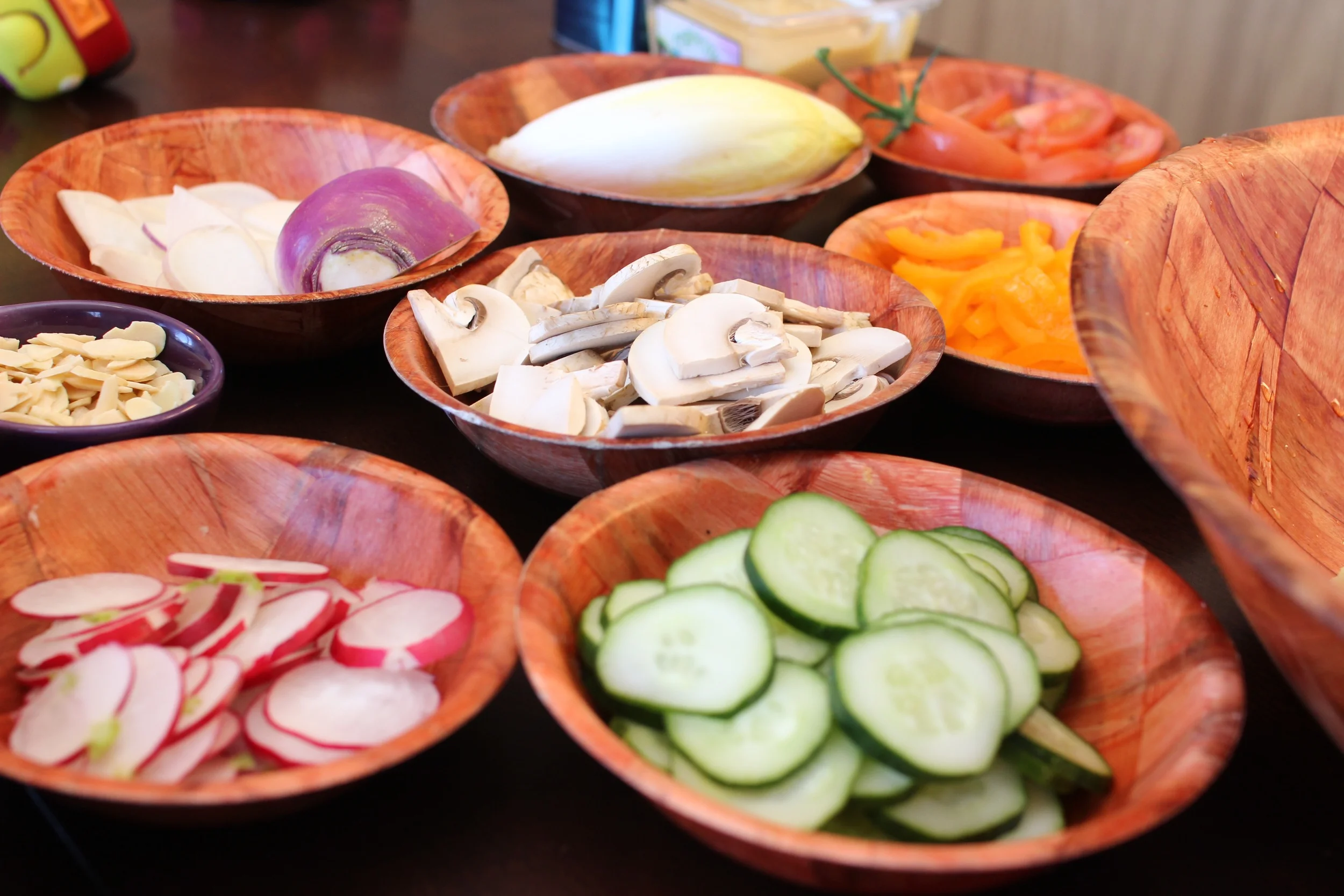 Colorful vegetables for a healthy salad. Vegetales coloridos para una ensalada saludable. 