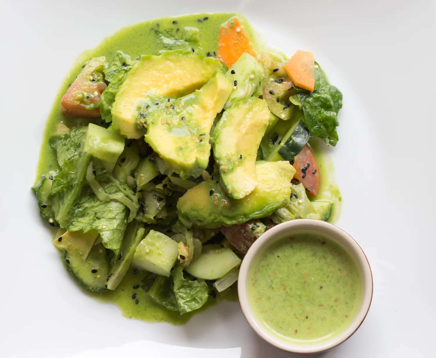 Ensalada con aderezo antioxidante, anti-inflamatorio y probiótico. 