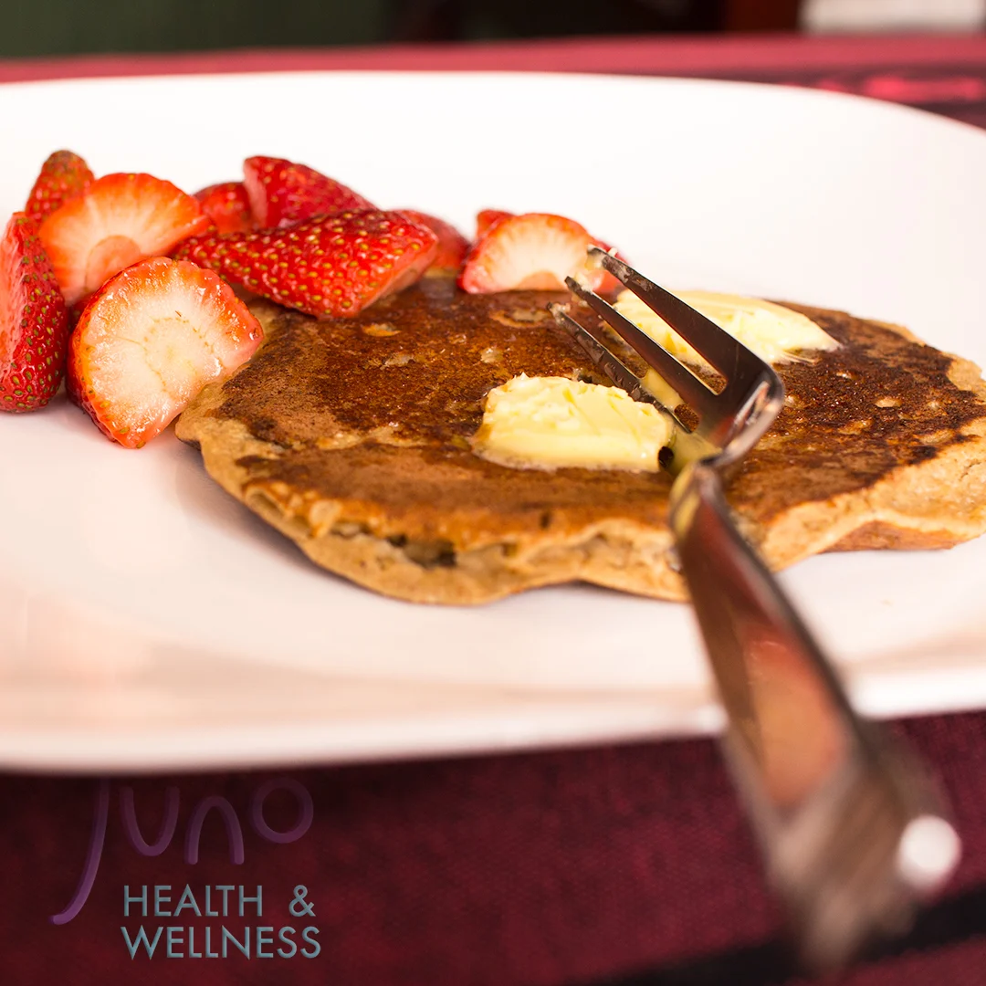 Pancakes de banano maduro y avena entera en hojuelas
