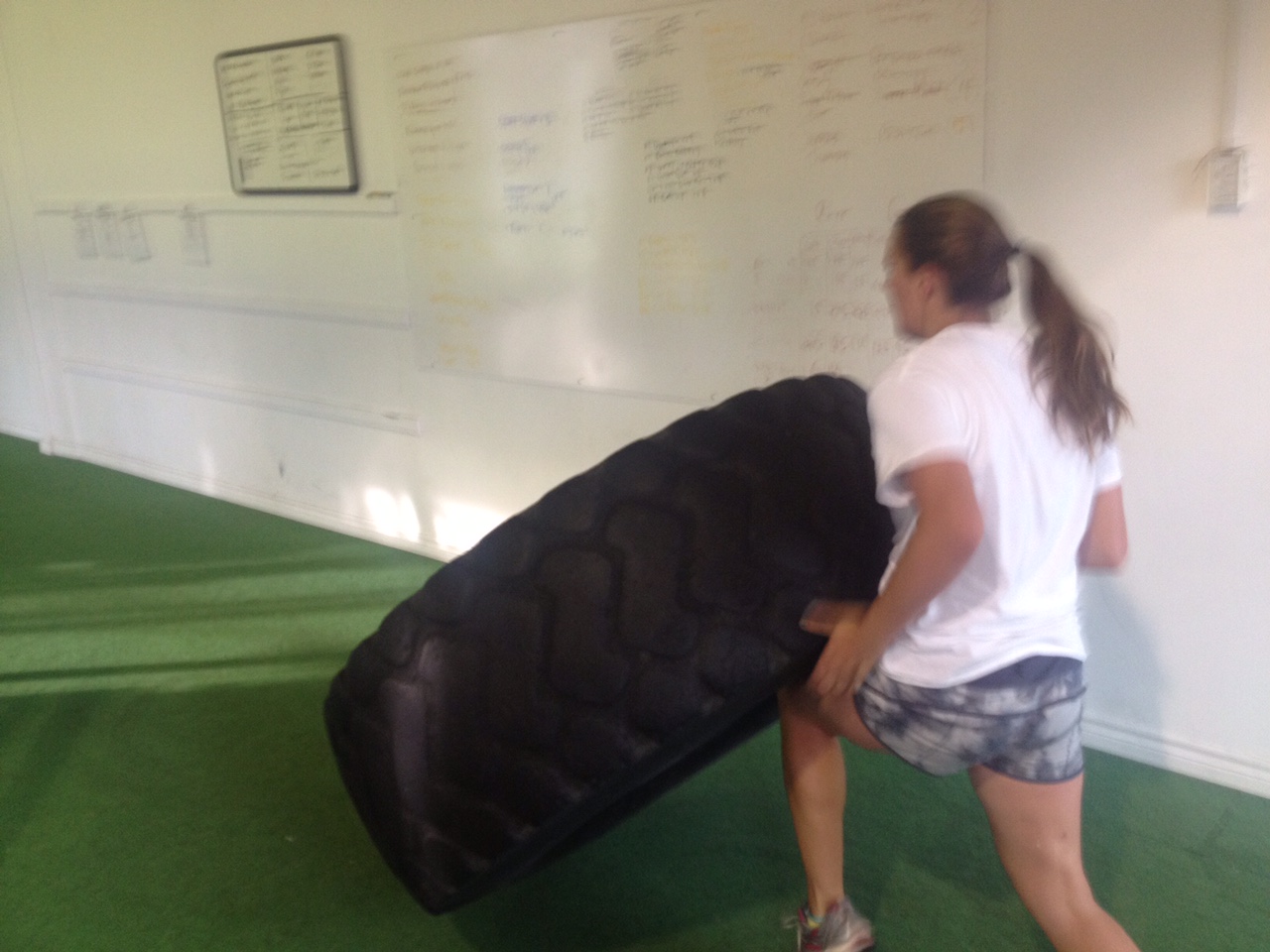 Elite Edge athletes flipping a 350lb tire for a 90 seconds straight... And incredibly effective way to improve both conditioning and core strength FAST