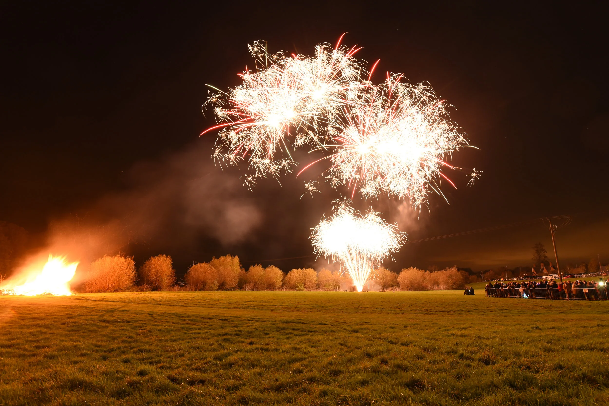 Bonfire and Fireworks Spectacular Supports Stratford Cricket Club