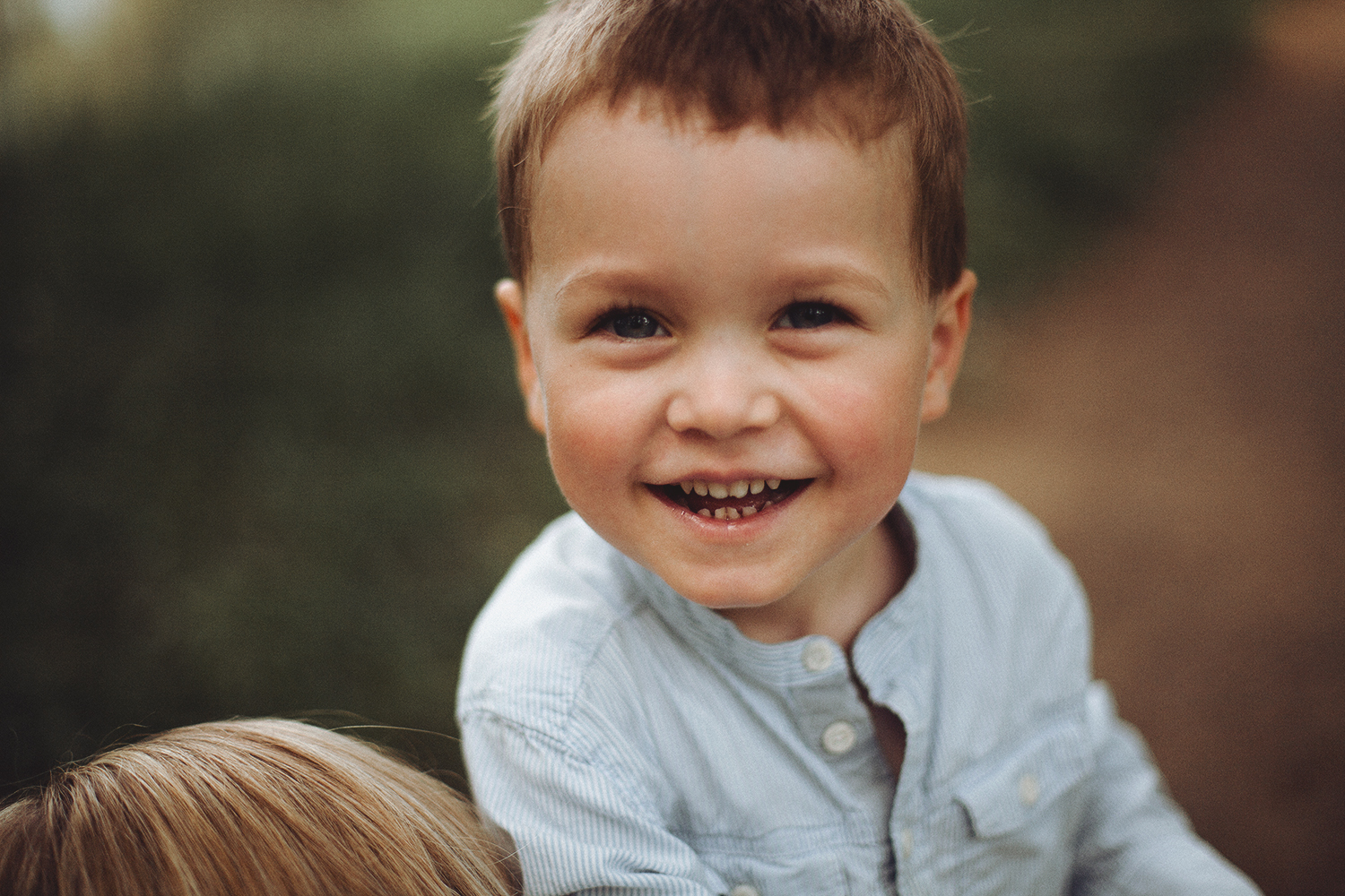 Family photoshoot in gardens (2).jpg