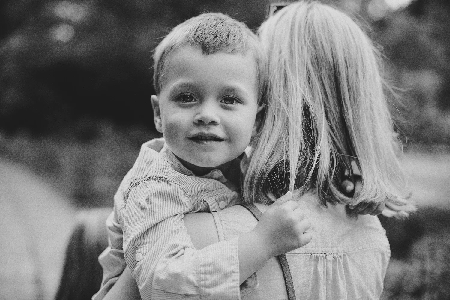 Family photoshoot in gardens (16).jpg
