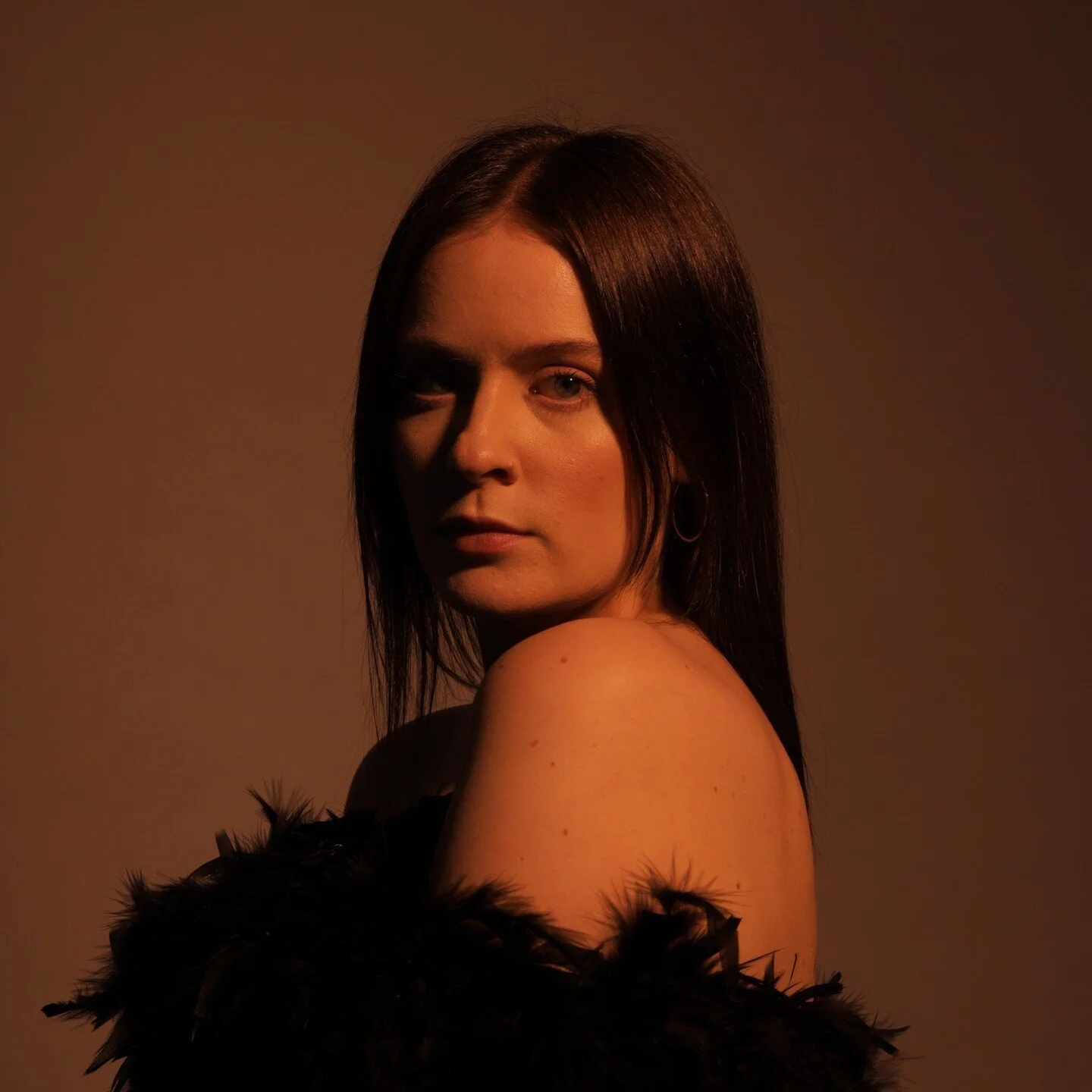 Fr&iacute;d hefur veri&eth; a&eth; gefa &uacute;t t&oacute;nlist og koma fram s&iacute;&eth;an &iacute; lok 2018. T&oacute;nlistarst&iacute;l hennar m&aacute; l&yacute;sa sem draumkenndri raft&oacute;nlist me&eth; R&amp;B &iacute;vafi en h&uacute;n d