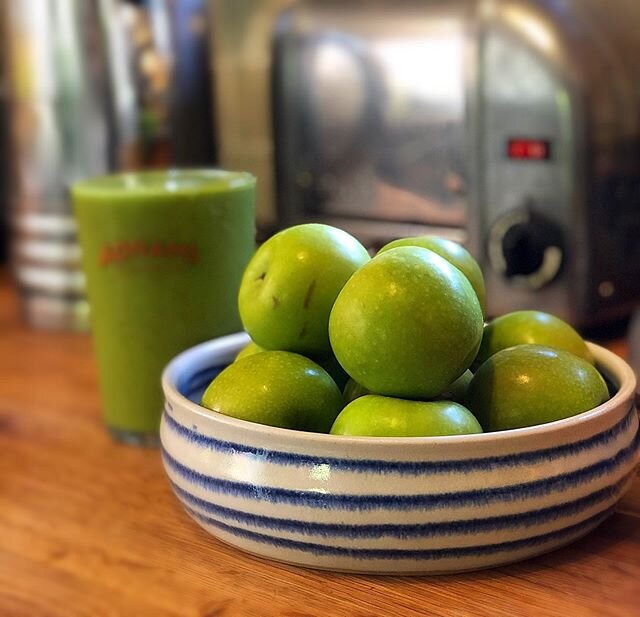 An apple a day... #green #smoothie #anappleaday #vibrantgreen #stripes #apples #greenapple