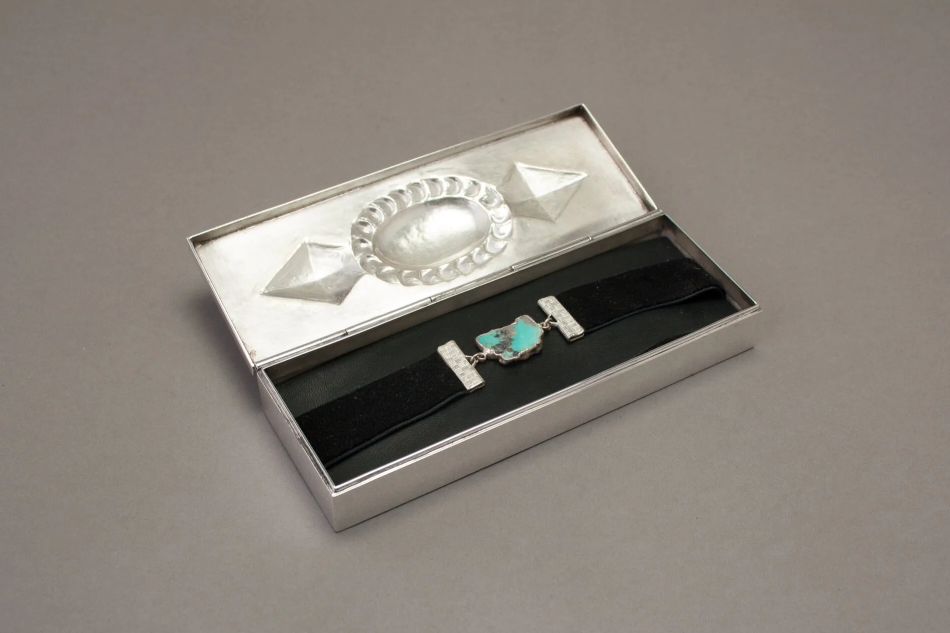Silver+Chased+Box2.jpg