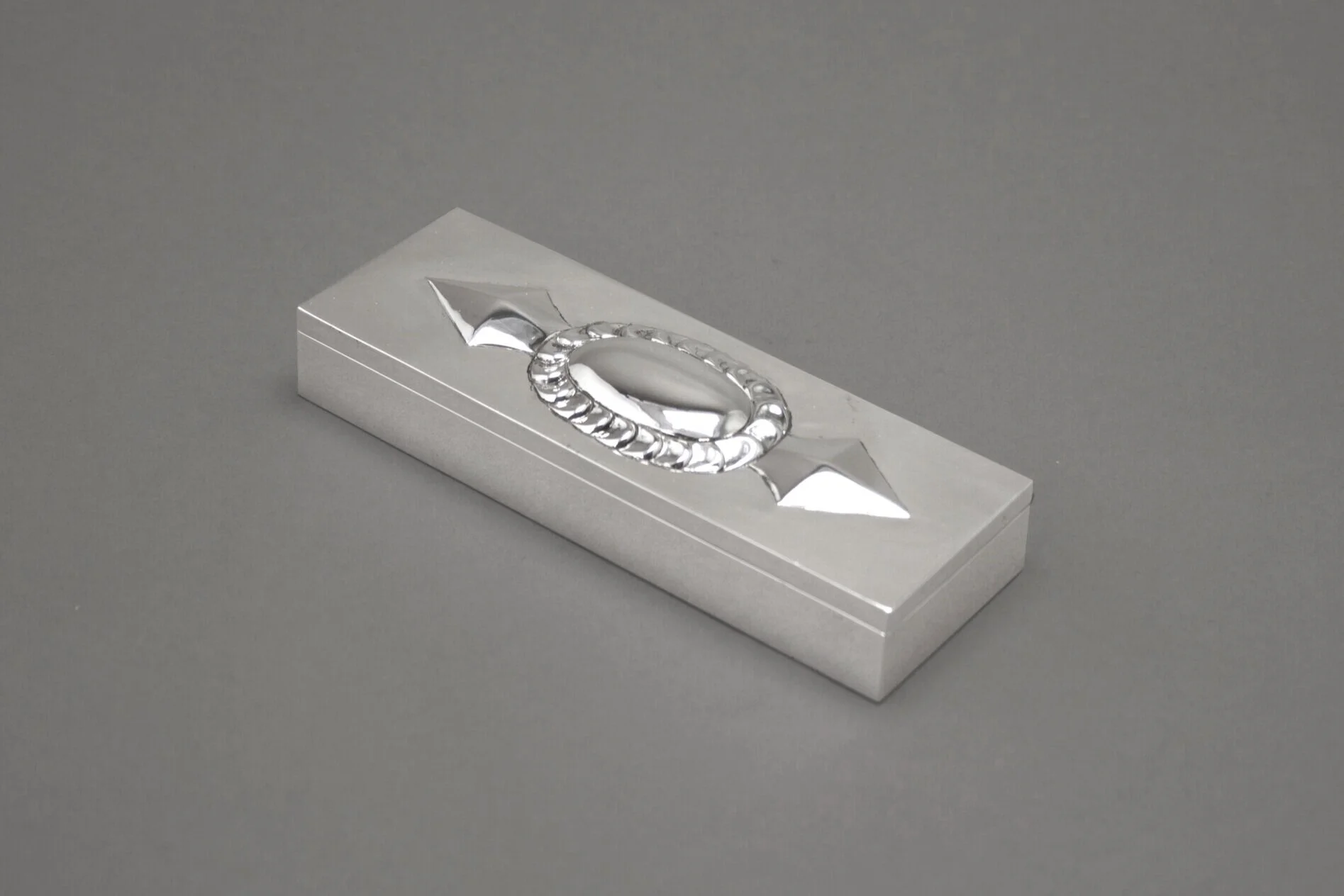 Silver%2BChased%2BBox%2528edited%2529.jpg