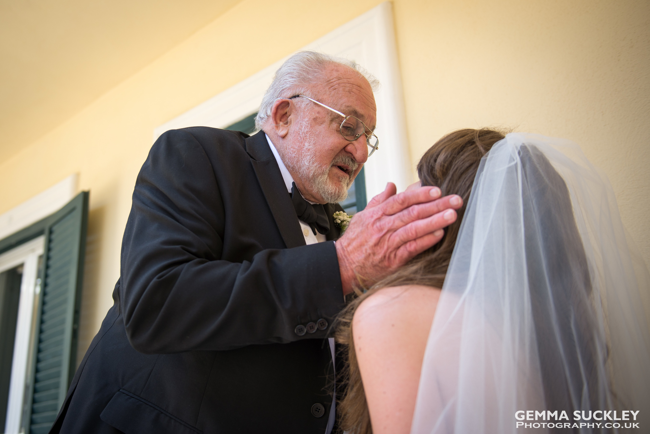 father-of-the-bride-1st-look-gemma-suckley-photography.jpg