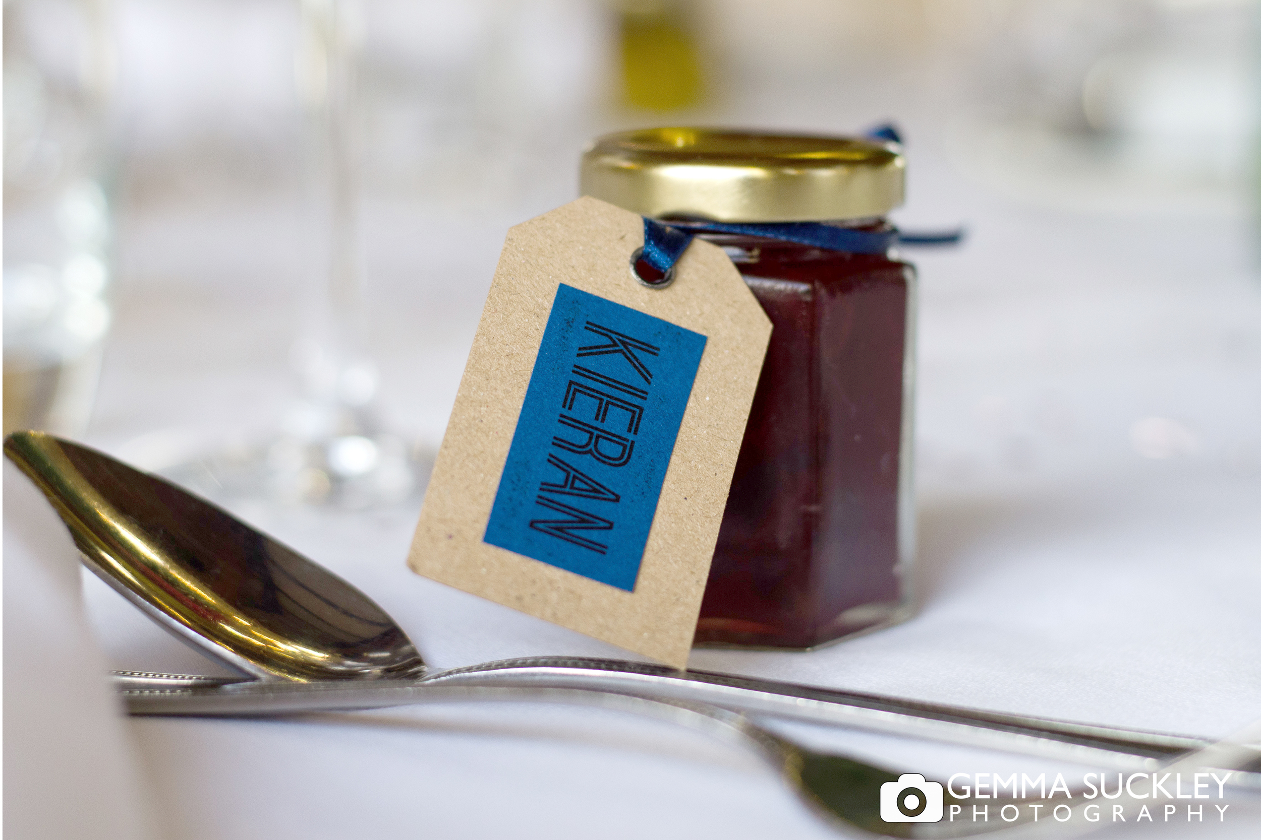a mini jam jar wedding favour