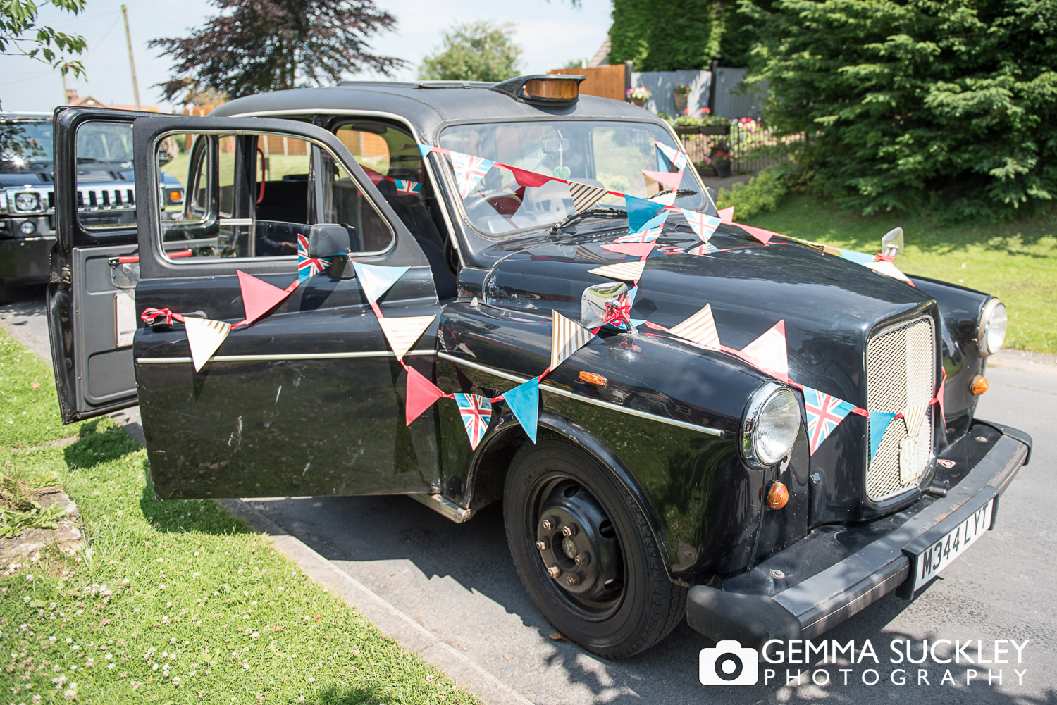 Old English Taxi decorated for a wedding