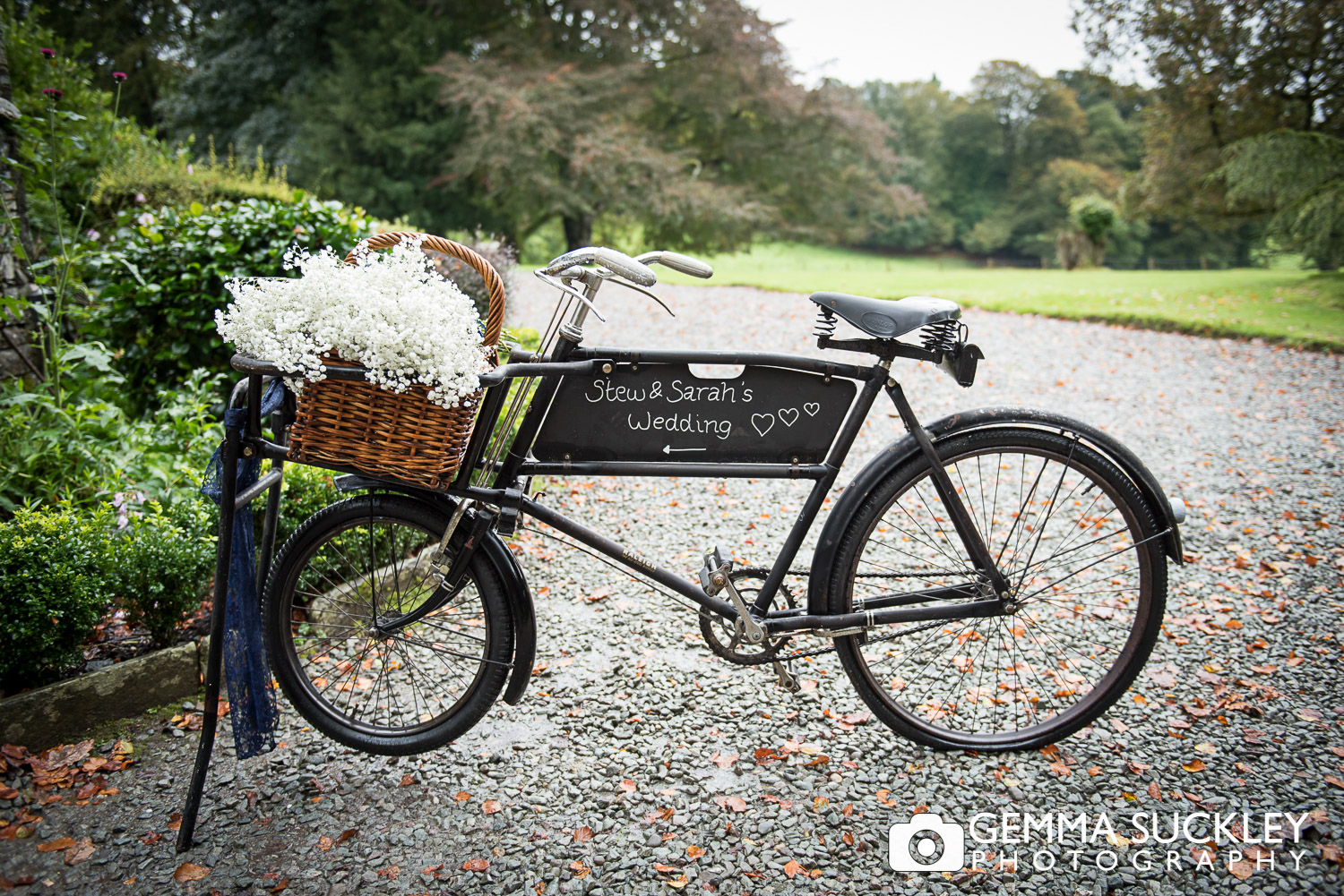 Vintage bike outside Belmount Hall