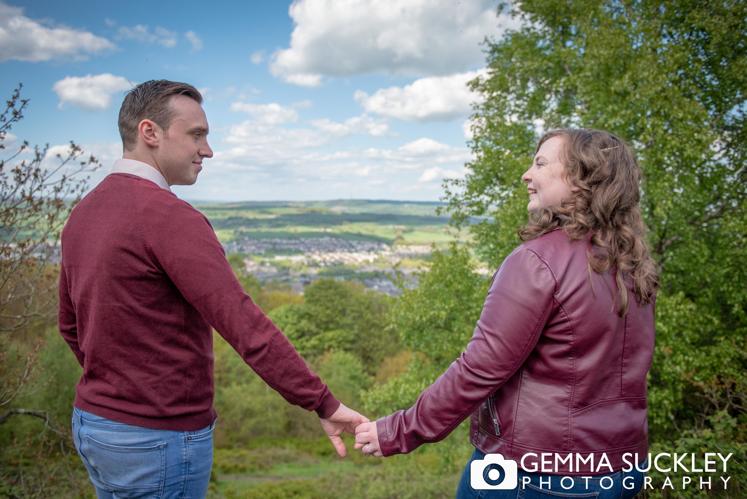 otley-chevin-park-engagement-photos.jpg