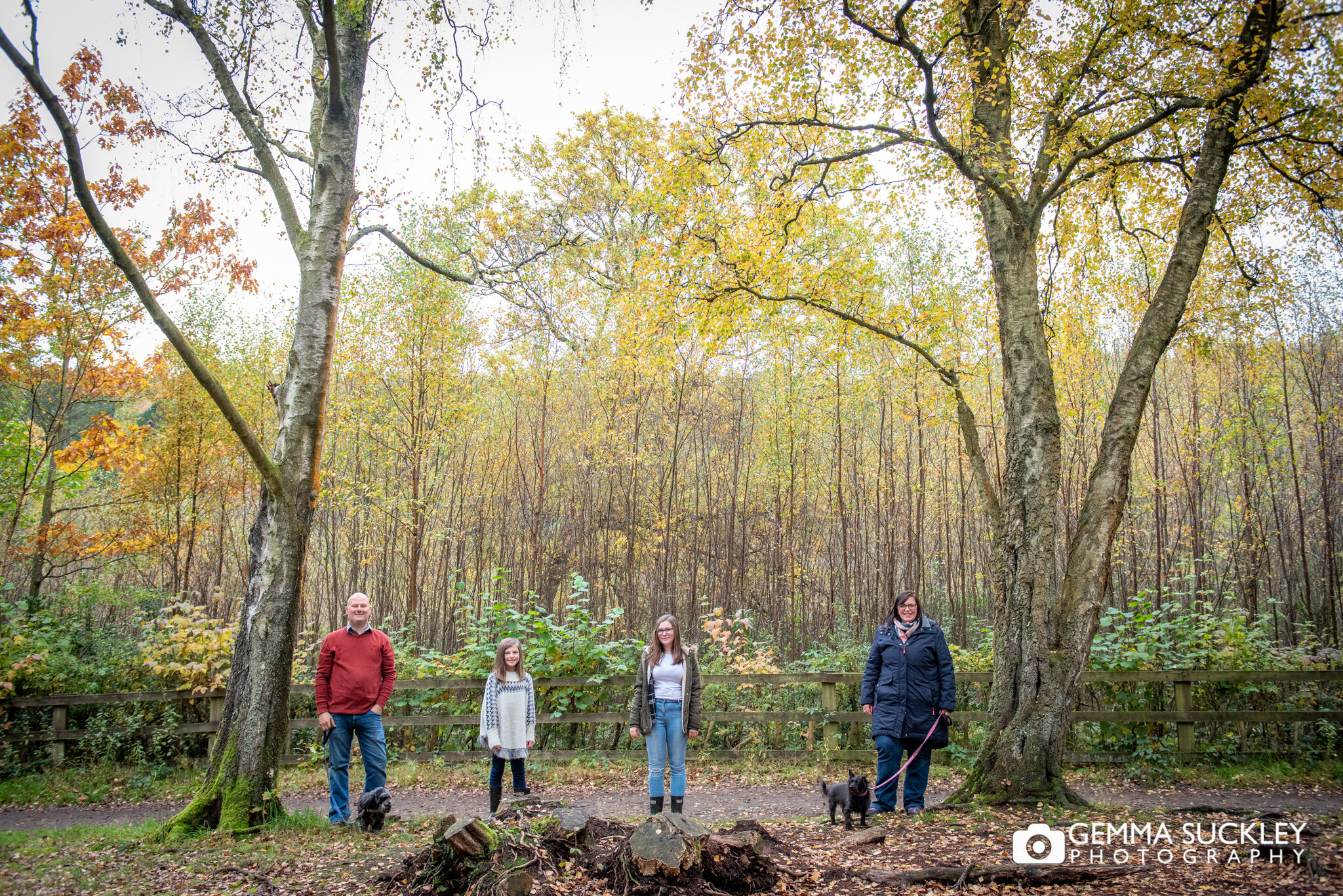 an autumn family photo at st ives bingley estate 