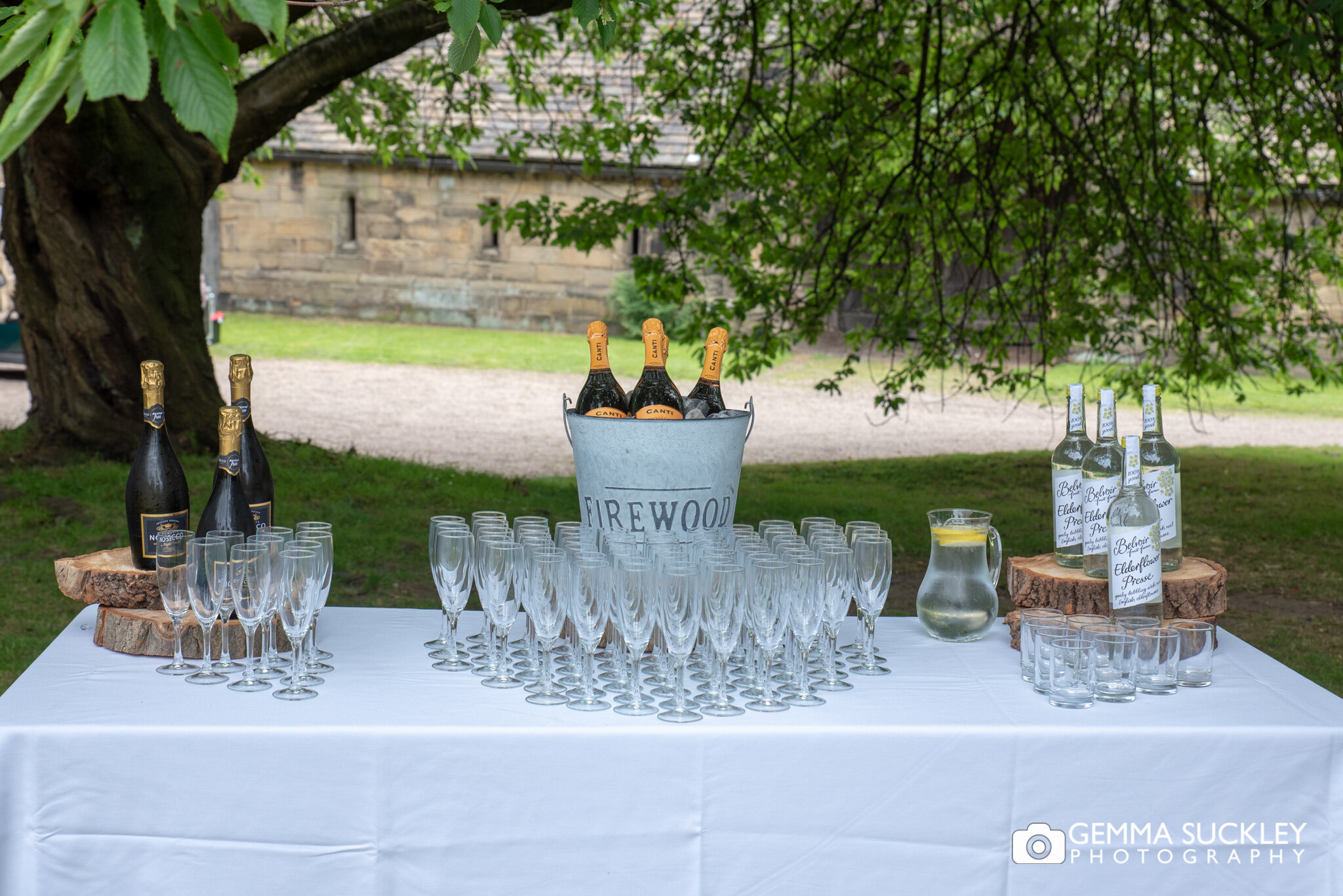 wlecome-drinks-at-east-riddlesden-hall.jpg