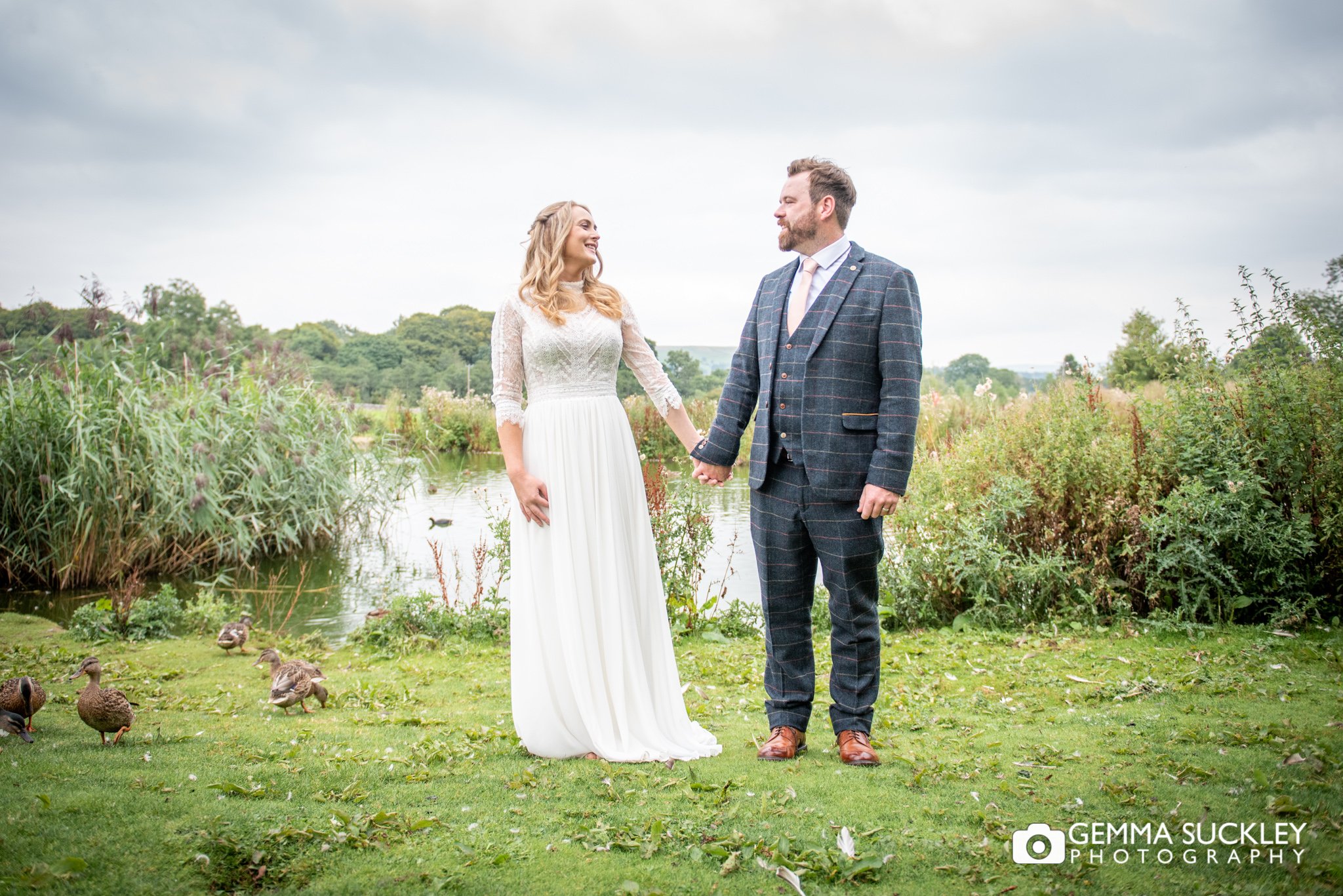 wedding photography at the gameskeepers in by the duck pond