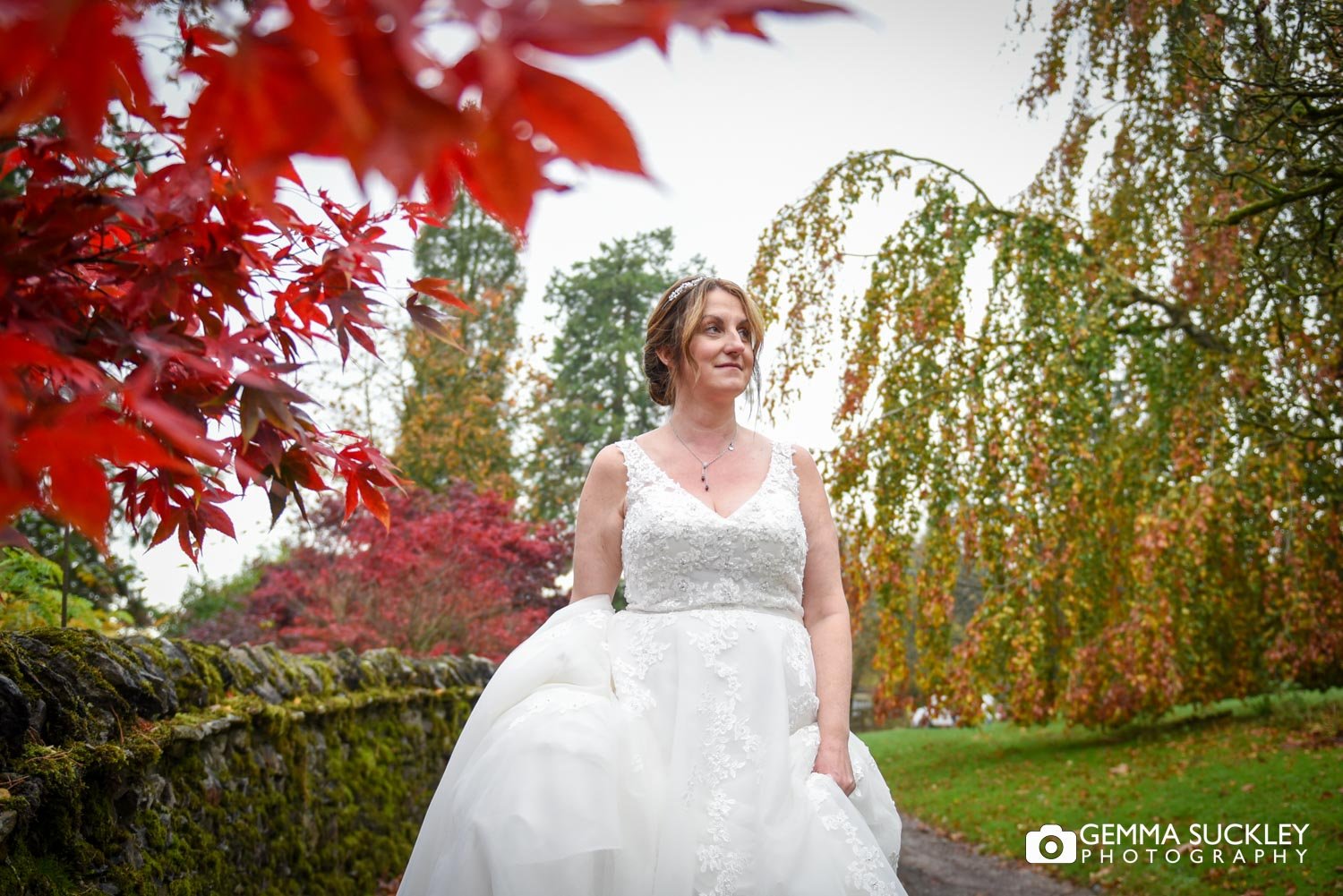 the bride at conison hotel lake