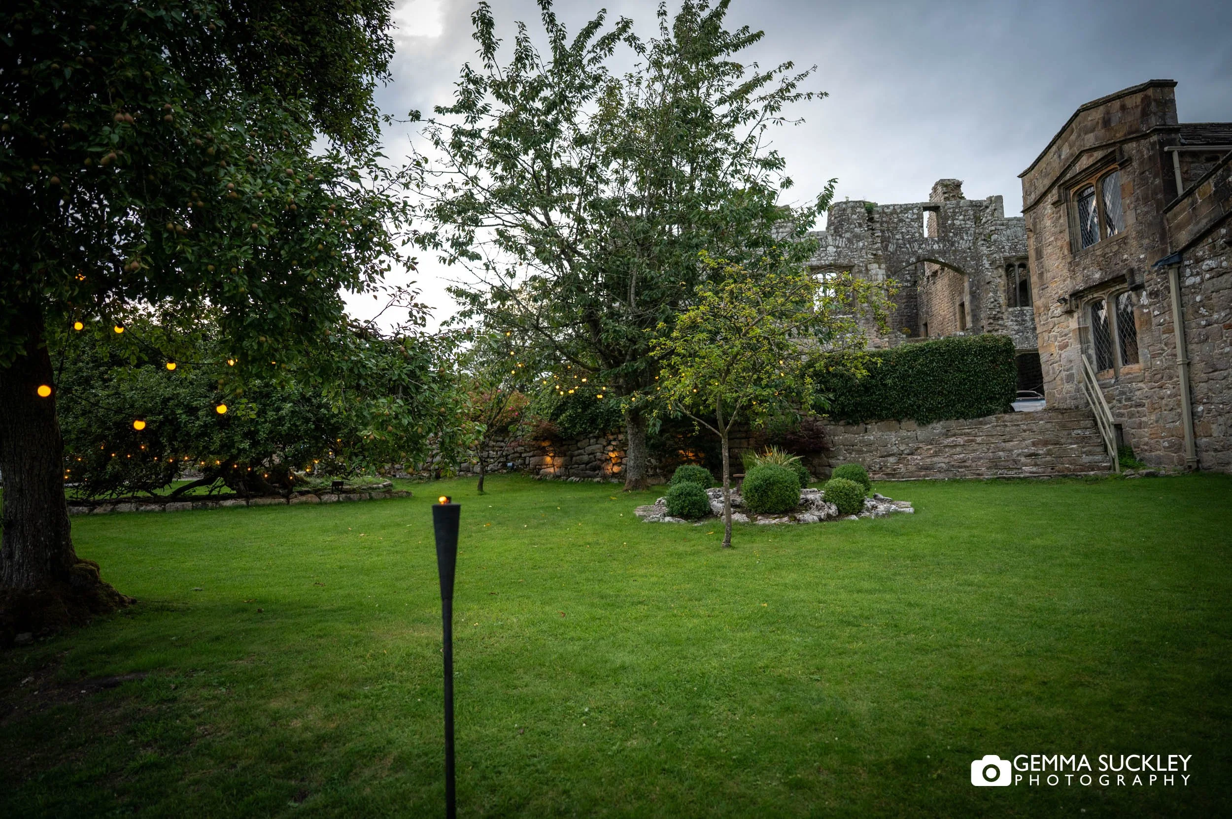 Twight light wedding at barden tower