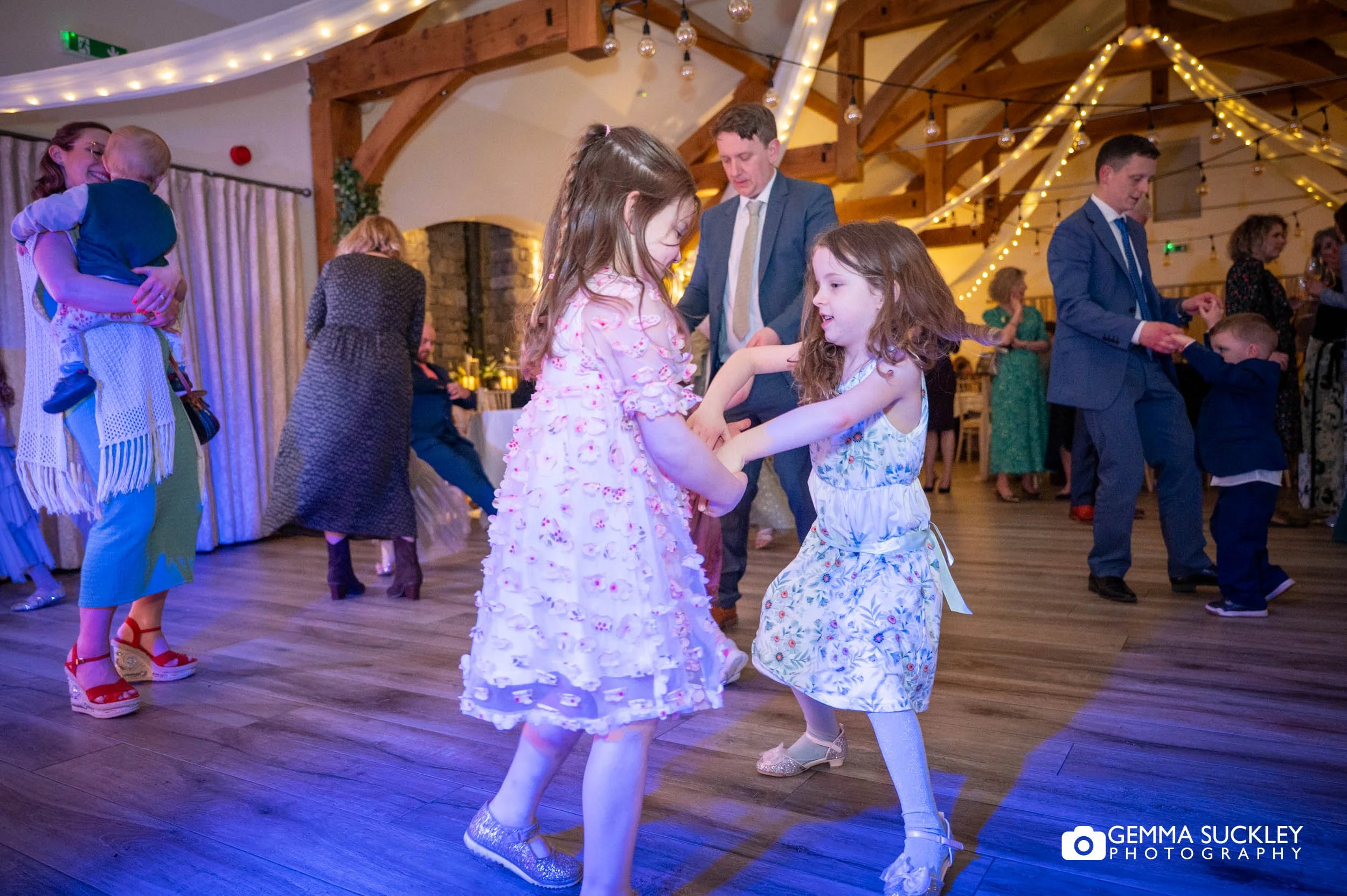 kids dancing at the gamekeepers inn wedding