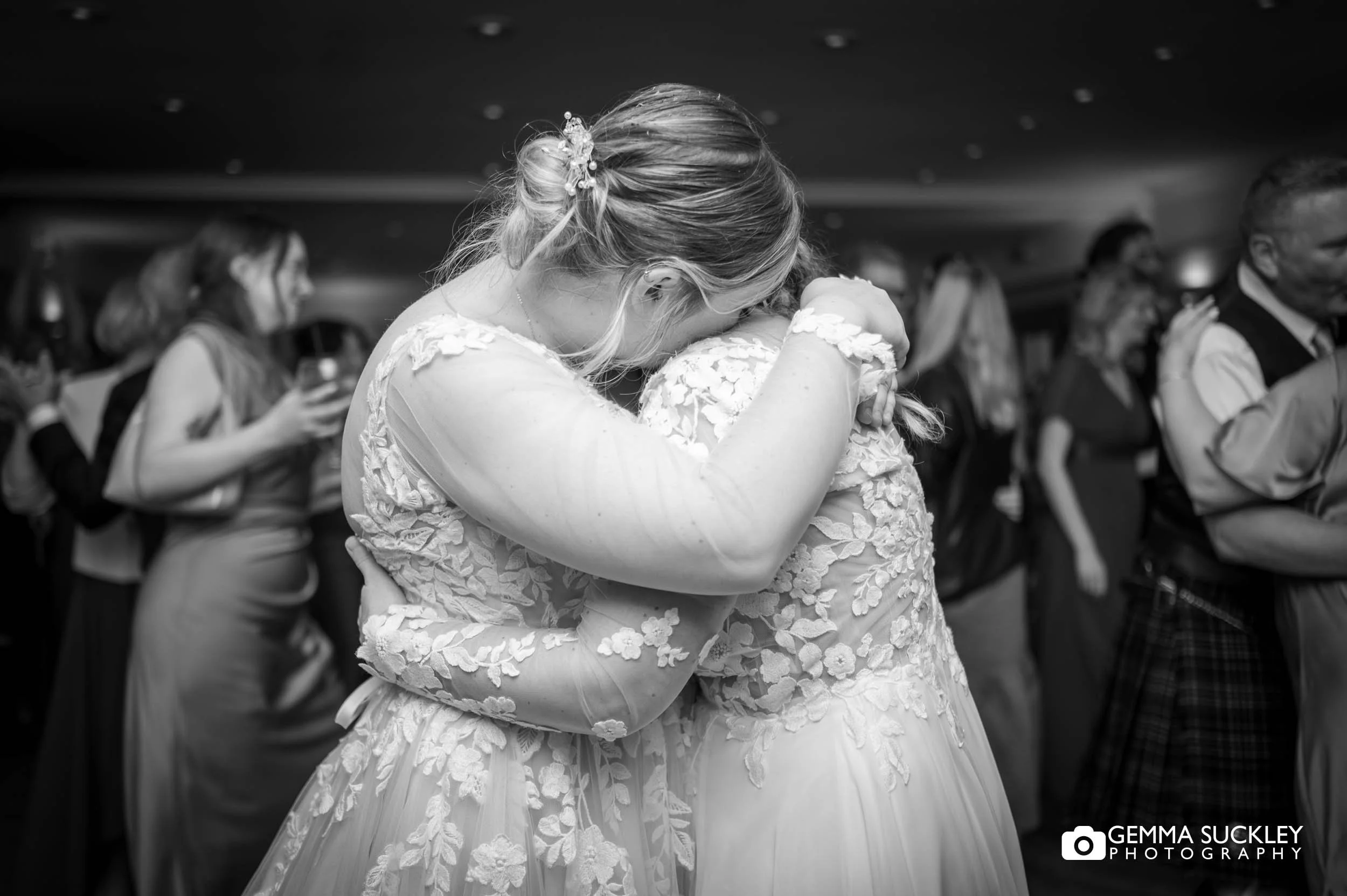 couple hugging during first dance