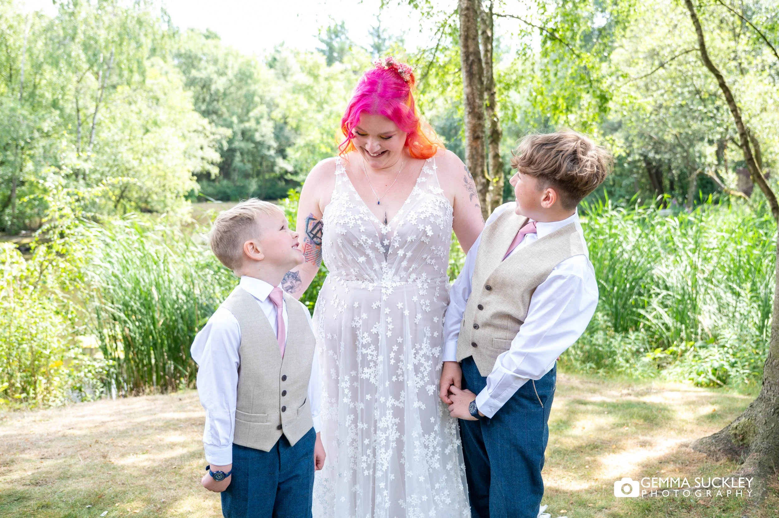 bride with her kids