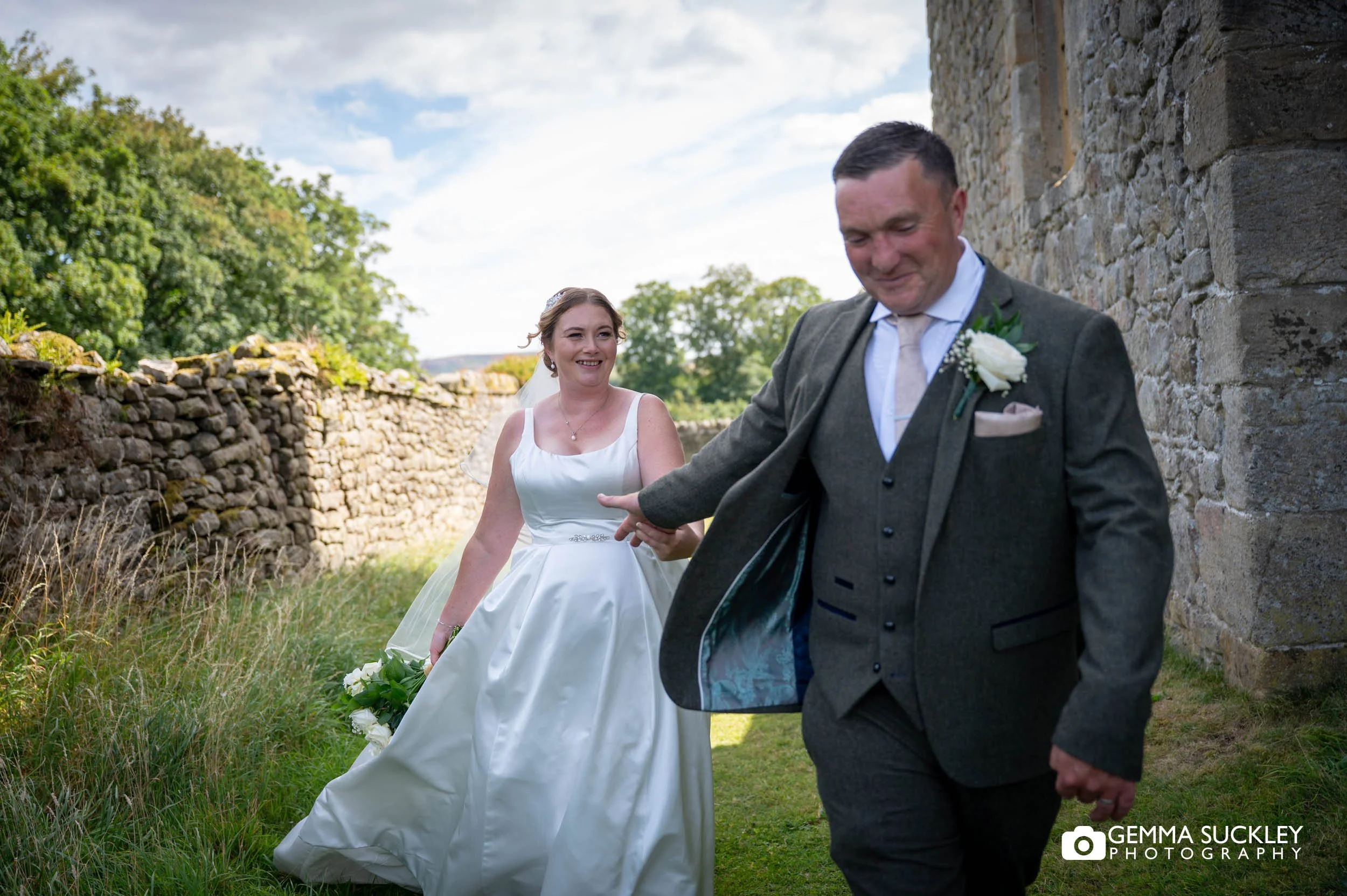 bride and groom wedding portrait at barden tower