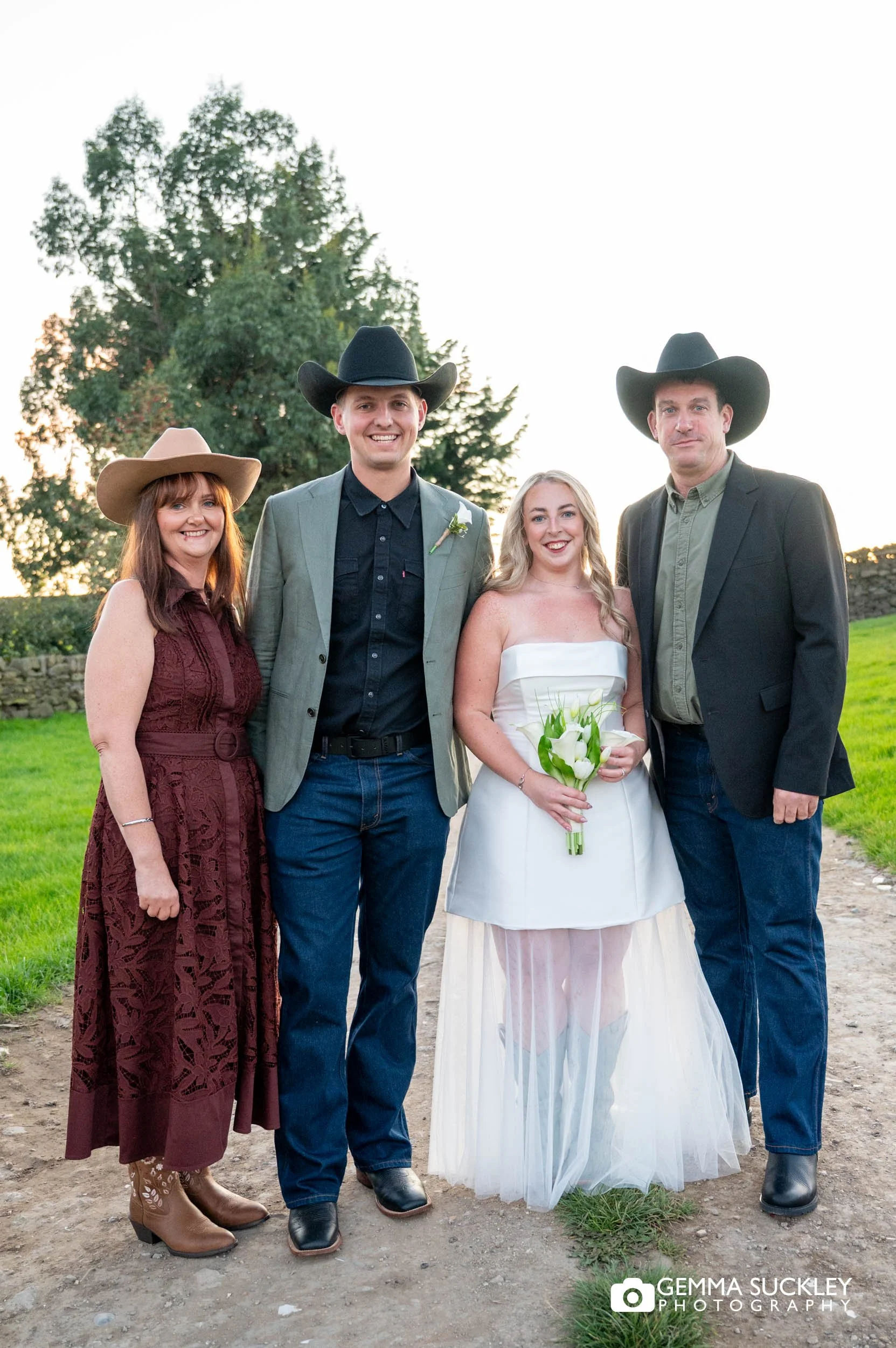 cragg-view-farm-wedding-family-portraits.jpg