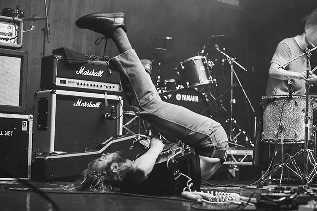 Shout out to the highest stage in the world and my fav space cadet, I jumped on the barrier for this shot #stiltsnxttime @naked_giants coming next 💕⚡️💕⚡️💕 Oooo Ooo Ooo Ooo Ooooooo...... #sluff ✨🚀 #🎸 #nakedgiants