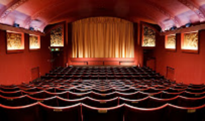 PhoenixCinema-Auditorium01.Copyright-Maurita.van.Droogenbroeck2012.jpg
