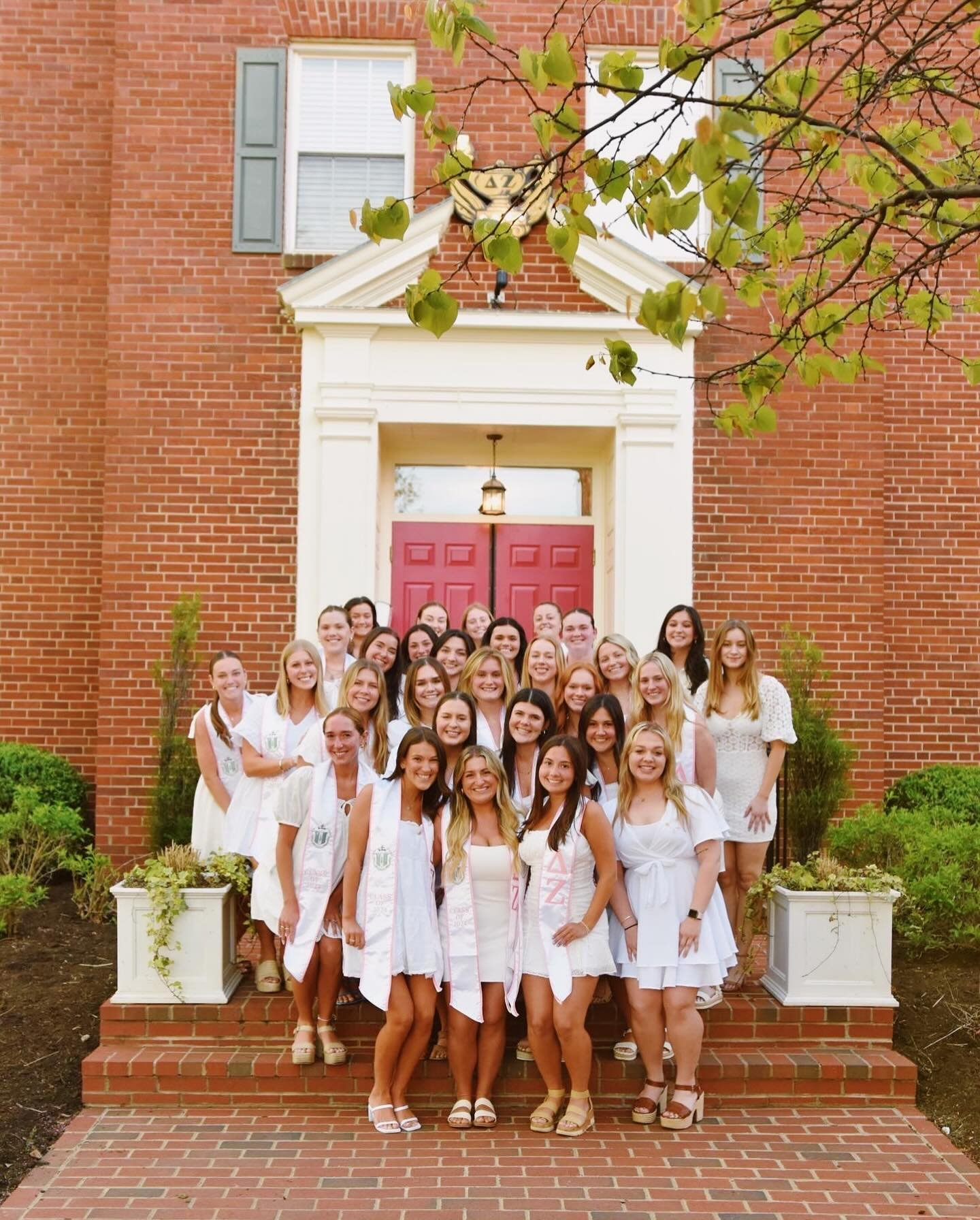 Our Spring 2024 Graduates &lt;3

Congratulations to 31 of our sisters for graduating this weekend. You will always have a home in Delta Zeta, Alpha Theta. We love you, and are so proud of all of your accomplishments! See you real soon &lt;3
