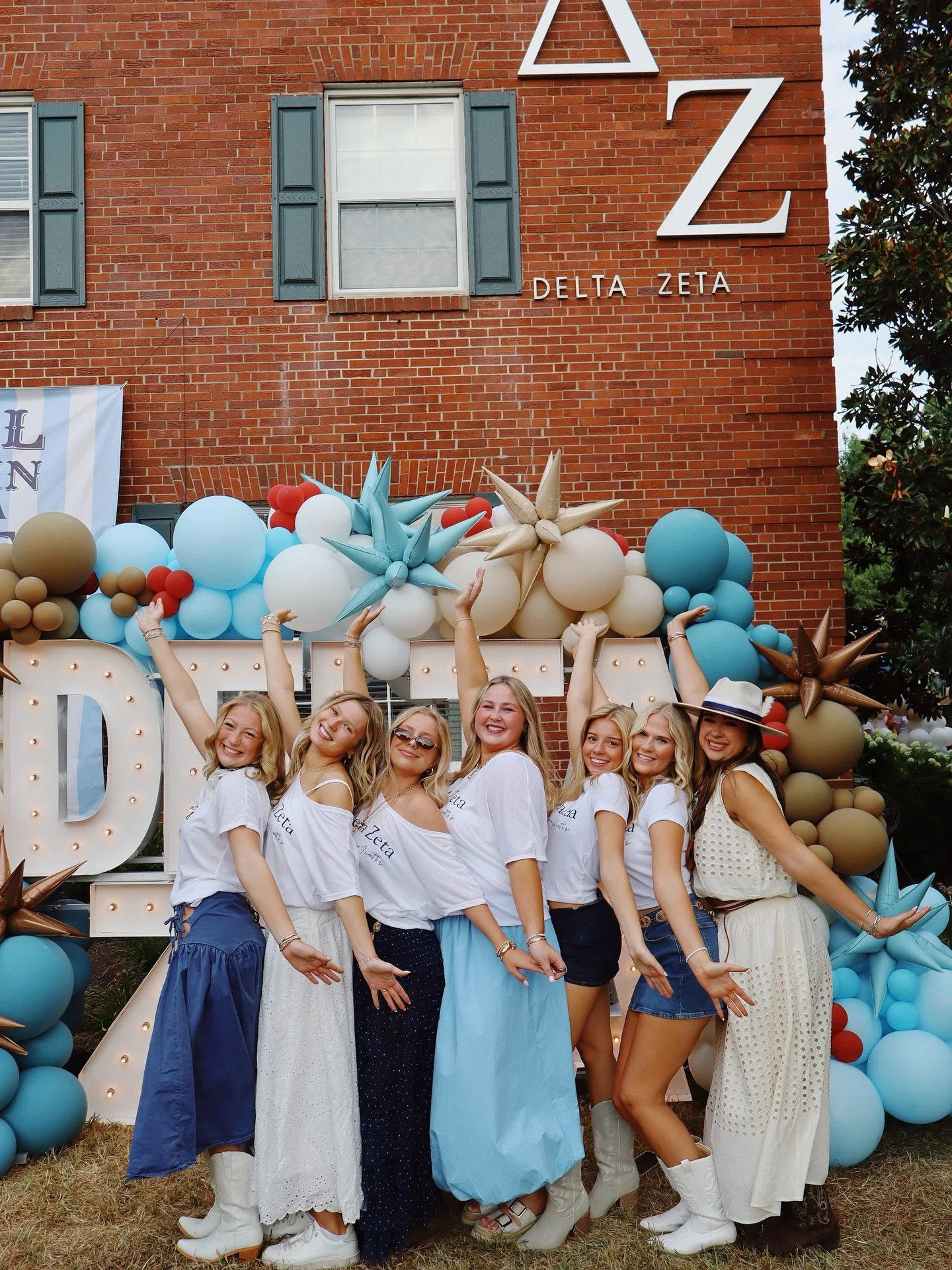 Well Darlin…. You’re a Delta Zeta!!!β¨π©΅π€
BID DAY, BEST DAY!!!! Yesterday was an absolute dream! We welcomed home 122 new best friends!!! 
WELCOME HOME PC’25!!! You are so loved already!π©·
#BIDDAY #DELTAZETA #UKDZ #KENTUCKYDZ #KE