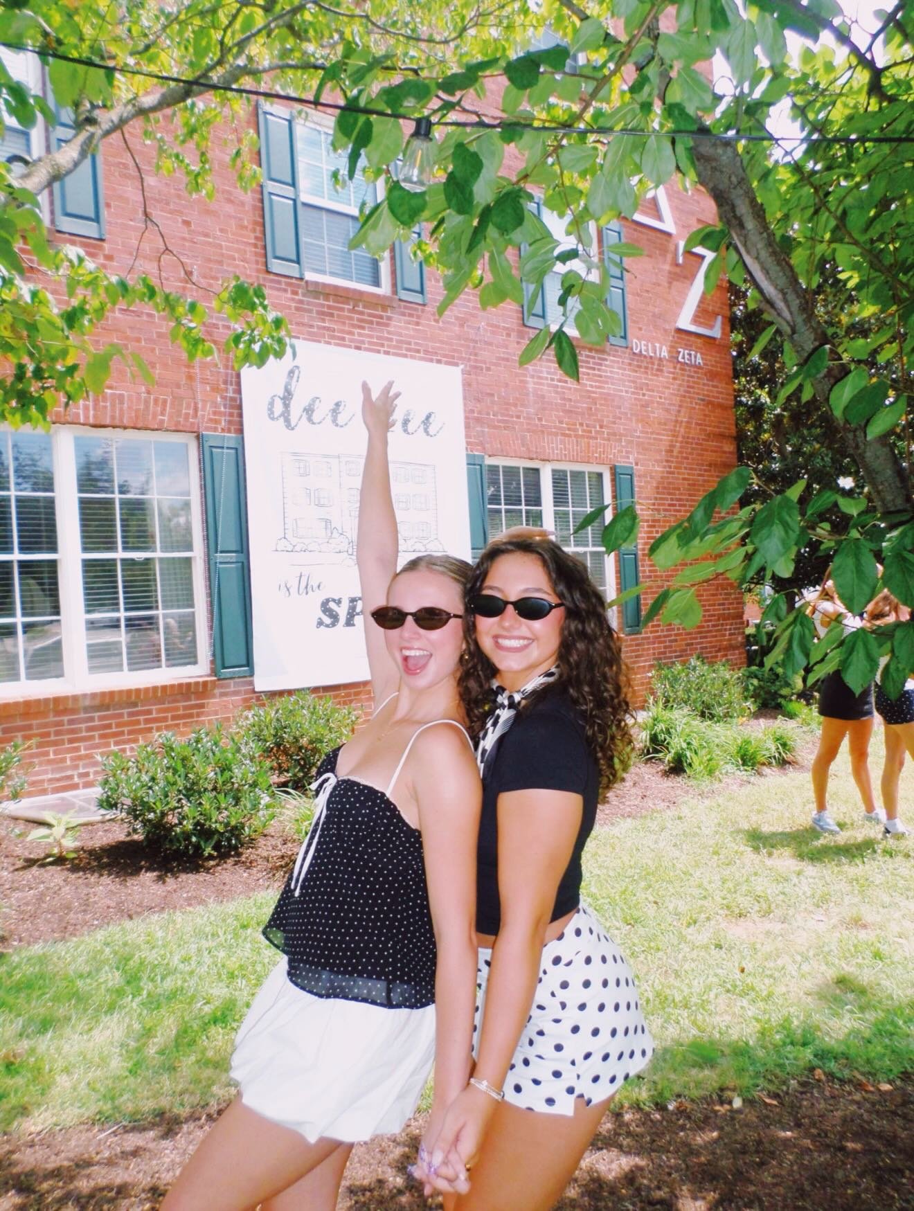 DELTA ZETA IS THE SPOT TO BE!!!!🖤🤍🖤🤍

We had a great day 2 of spirit week!!!! So excited to meet you so soon!!! THANK YOU!! @drinkpoppi @dutchbroscoffee 

#DELTAZETA #RECRUITMENT #KENTUCKY