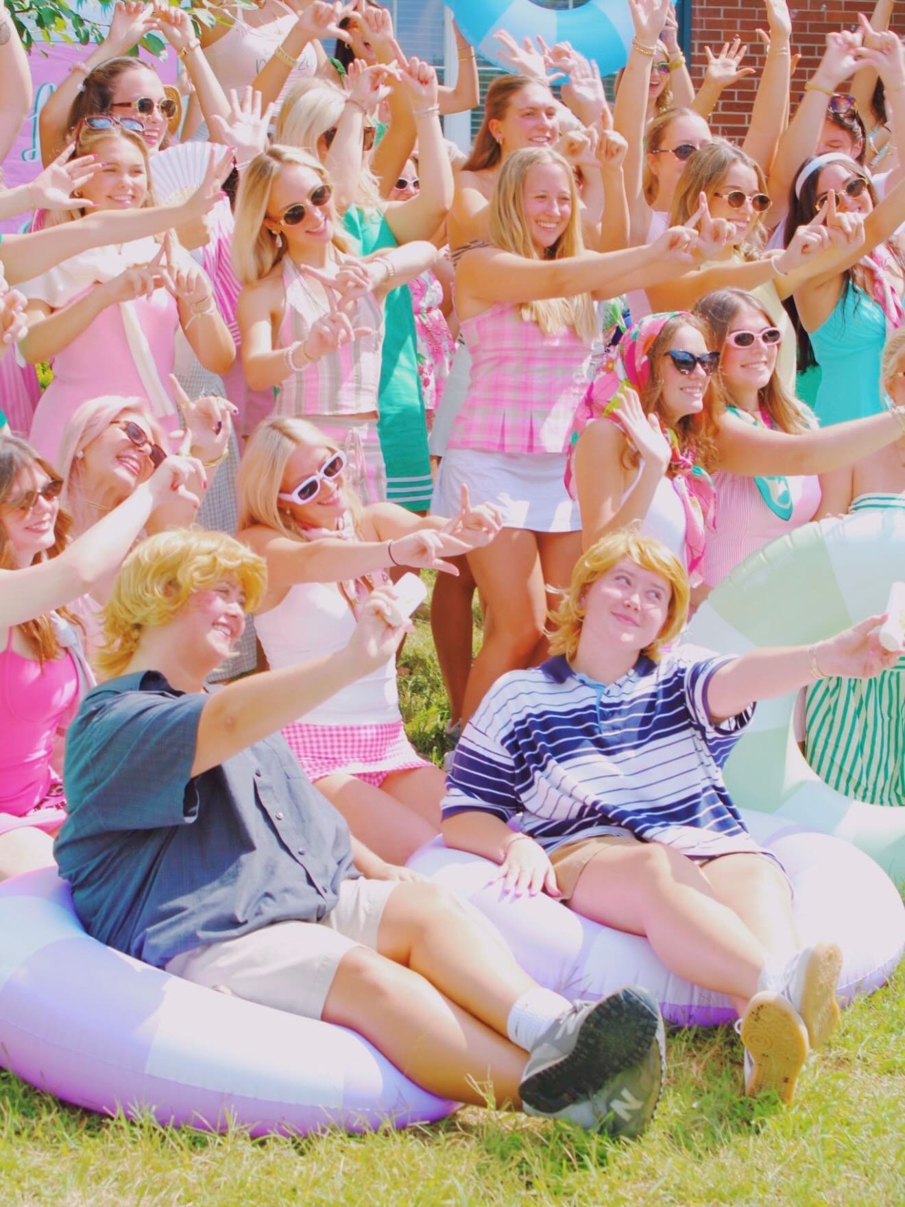 SUITE LIFE OF DELTA ZETA!!!! 

We had such a great day together on spirit week day 5!!! 

#DELTAZETA #RECRUITMENT #SUITELIFE #DZ