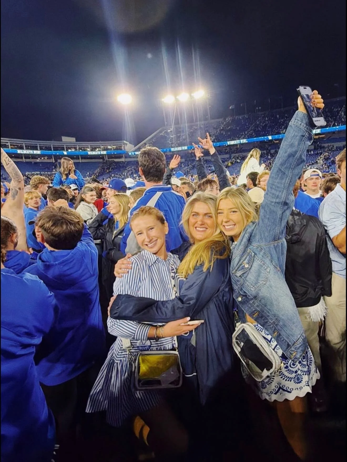 HOW BOUT THEM CATS👏🏼💙🐱

#CATSBY90 #KENTUCKY #DELTAZETA #GEAUXTIGERS #DZLOVESTHECATS