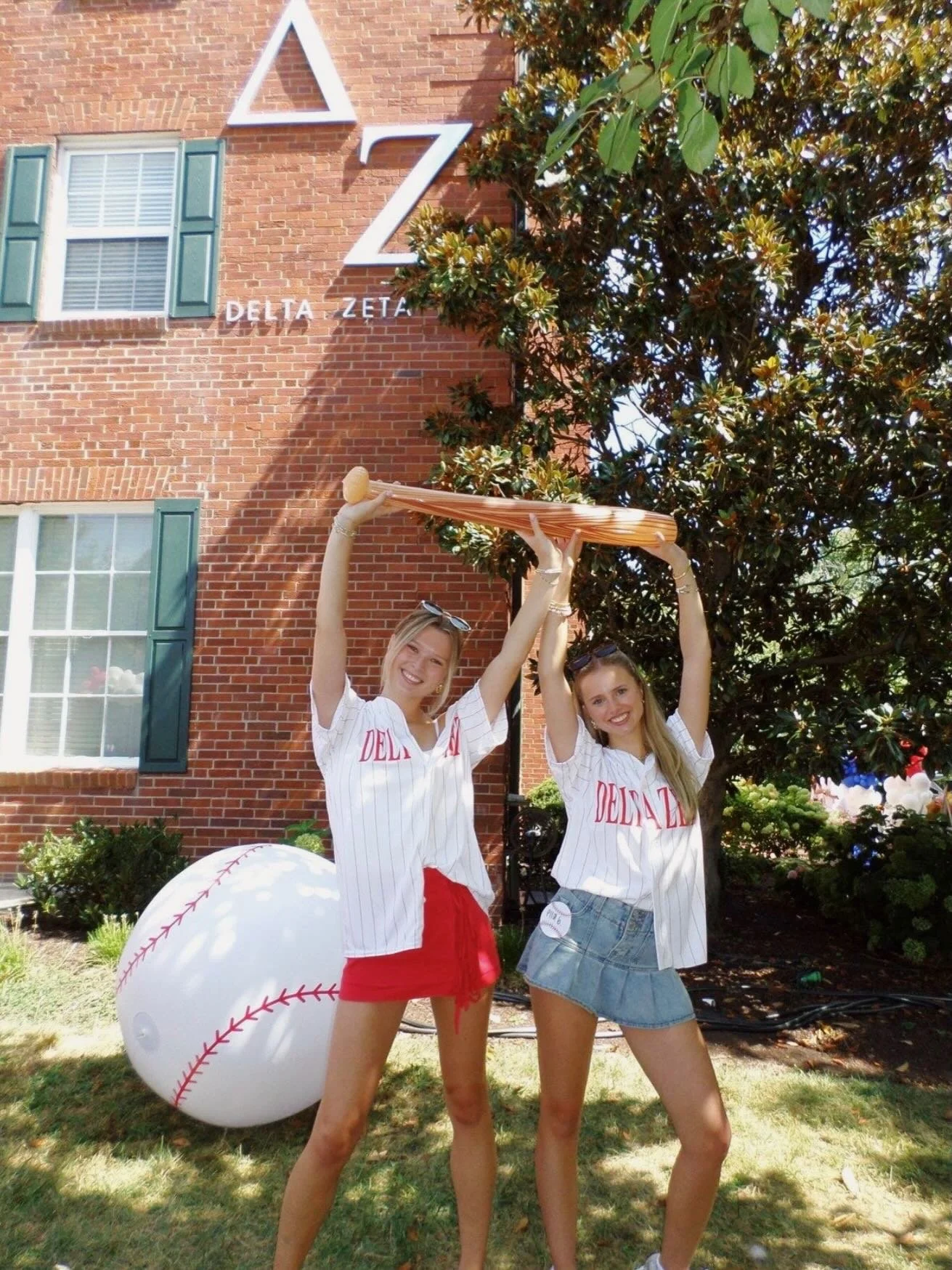 124 YEARS OF DELTA ZETA!!!🩷💚

Today, we celebrate 124 years of the lifelong sisterhood of Delta Zeta! Since 1902, Delta Zeta has been instilling the values of friendship, curiosity, generosity, community, belonging, and empowerment in women across 