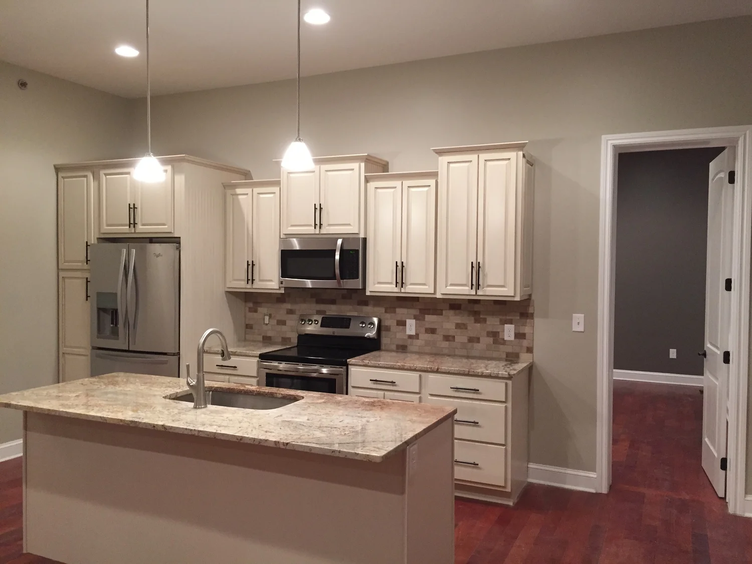 205 Kitchen.JPG