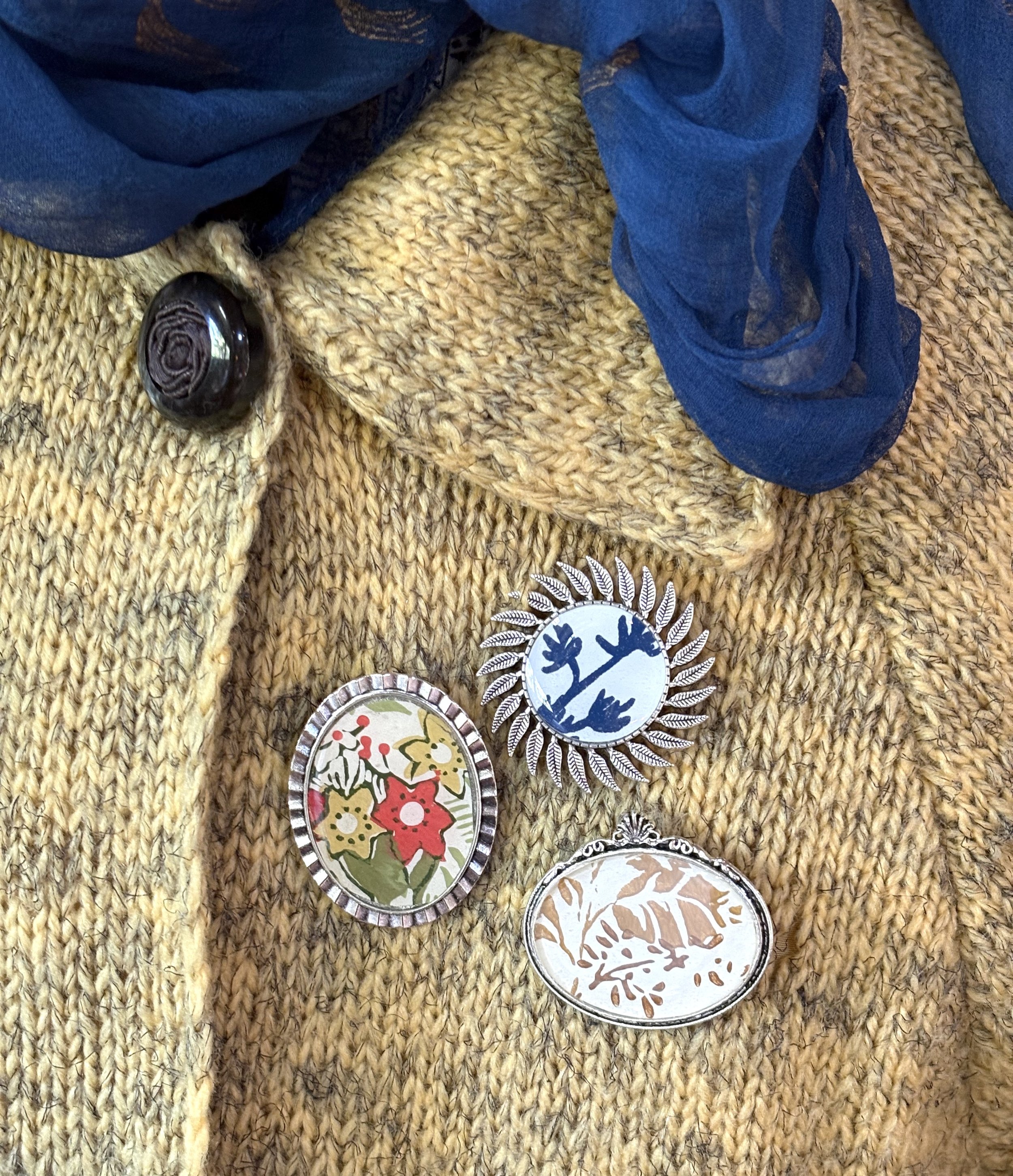 broochclusteroncoat.jpg