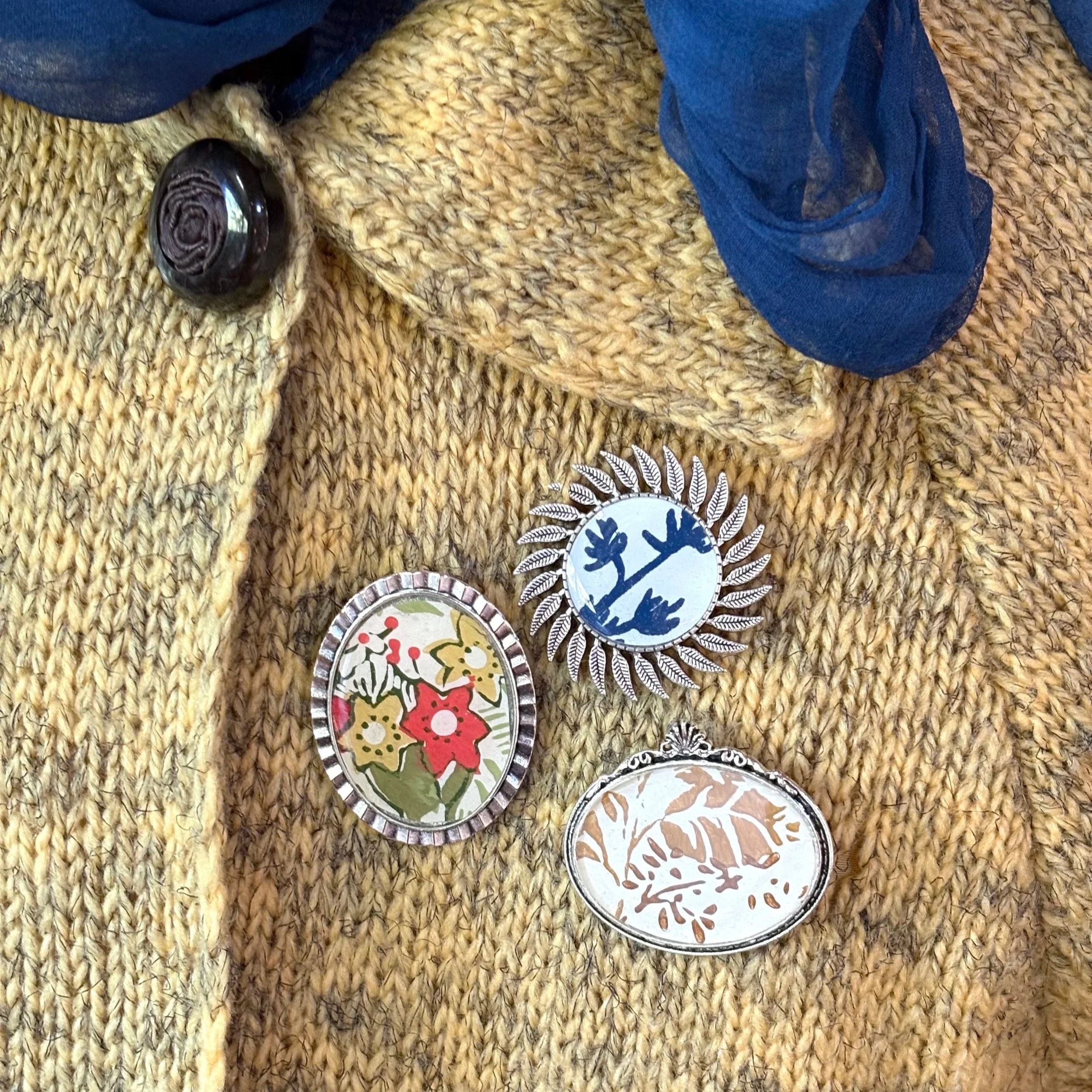 broochclusteroncoat.jpg