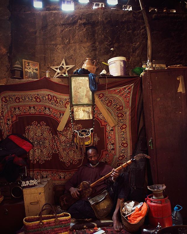 Wonderfully warm musician from Ghana hanging in Marrakech. #morroco #marrakech #marrakesh #ghana #musician