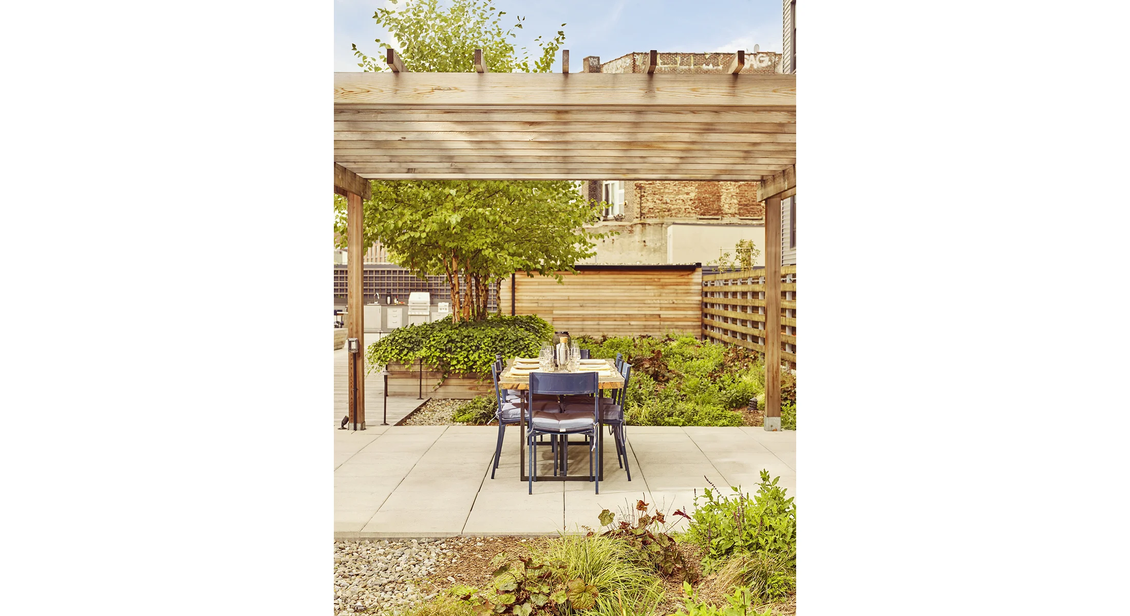 FGS-1133Manhattan_128_Courtyard-DiningTable_v05_v02 copy.jpg