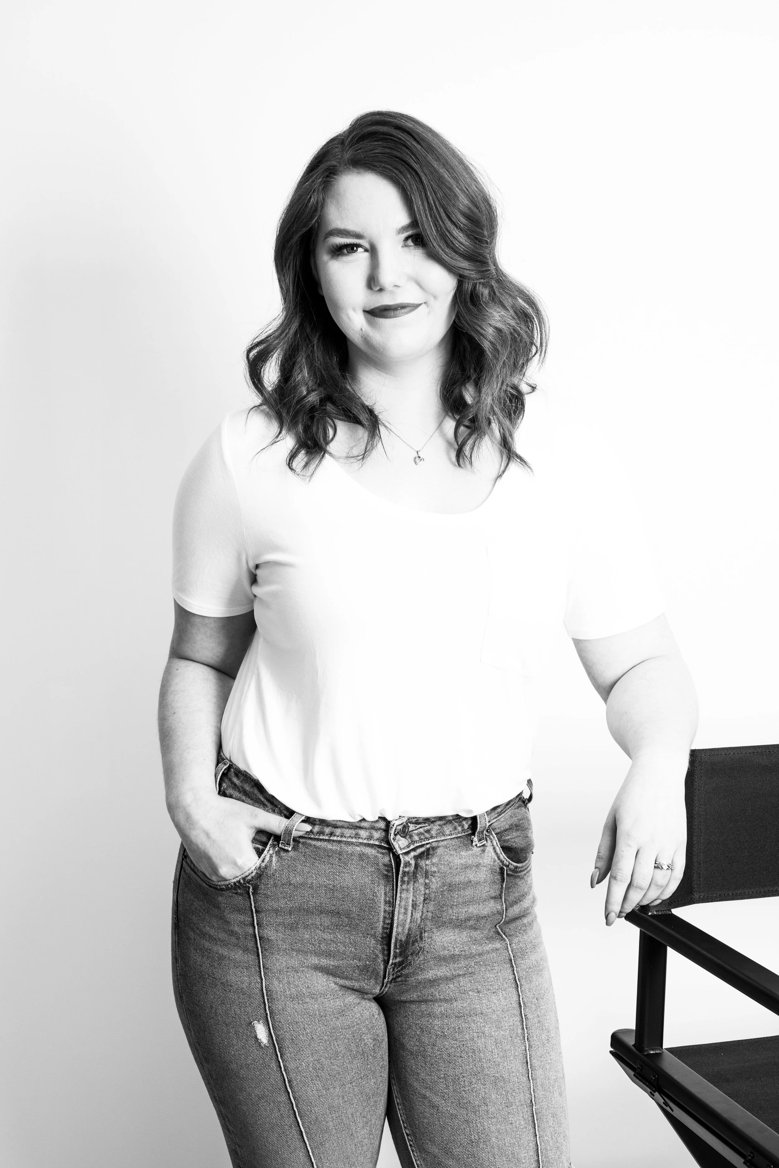 SAM STYLIST / MAKEUP ARTIST This is Sam! She graduated from the Aveda institute and has been in the hair industry for five years. Sam loves everything about hair and makeup. She especially loves the combination of creating a complete look and style of the two. There’s nothing more satisfying and rewarding than seeing the reaction from your client when they see themselves in the mirror. At home, Sam loves to bake!