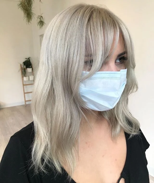 Take a look at this major transformation! A beautiful All over bleach and tone by Maggie. Swipe for before photo. 
@maggiedoesyourhair .
.
.

#heartwoodhair #yyjhair #redkenshadeseq #schwarzkopfprofessional #blondemeschwarzkopf #foilmefoils #behindth
