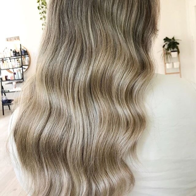 A Full Balayage &amp; Cut - Maggie - @maggiedoesyourhair .
.
.

#heartwoodhair #yyjhair #redkenshadeseq #schwarzkopfprofessional #blondemeschwarzkopf #foilmefoils #behindthechair #yyjsalon #yyjhairstylist #yyjbeauty #yyjlashes #yyjevents #yyjstyle #v