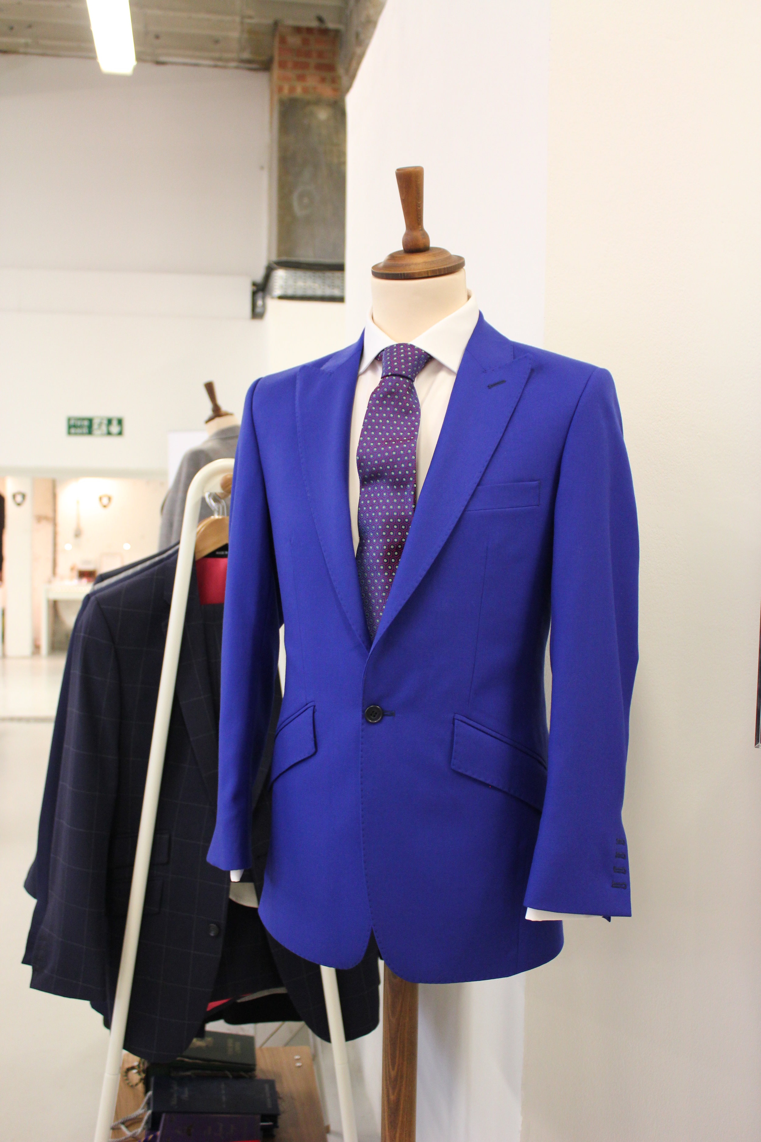blue-british-all-uk-made-bespoke-tailor-harrisons-wool-bright-suit-augustus-hare-tie-menswear.JPG